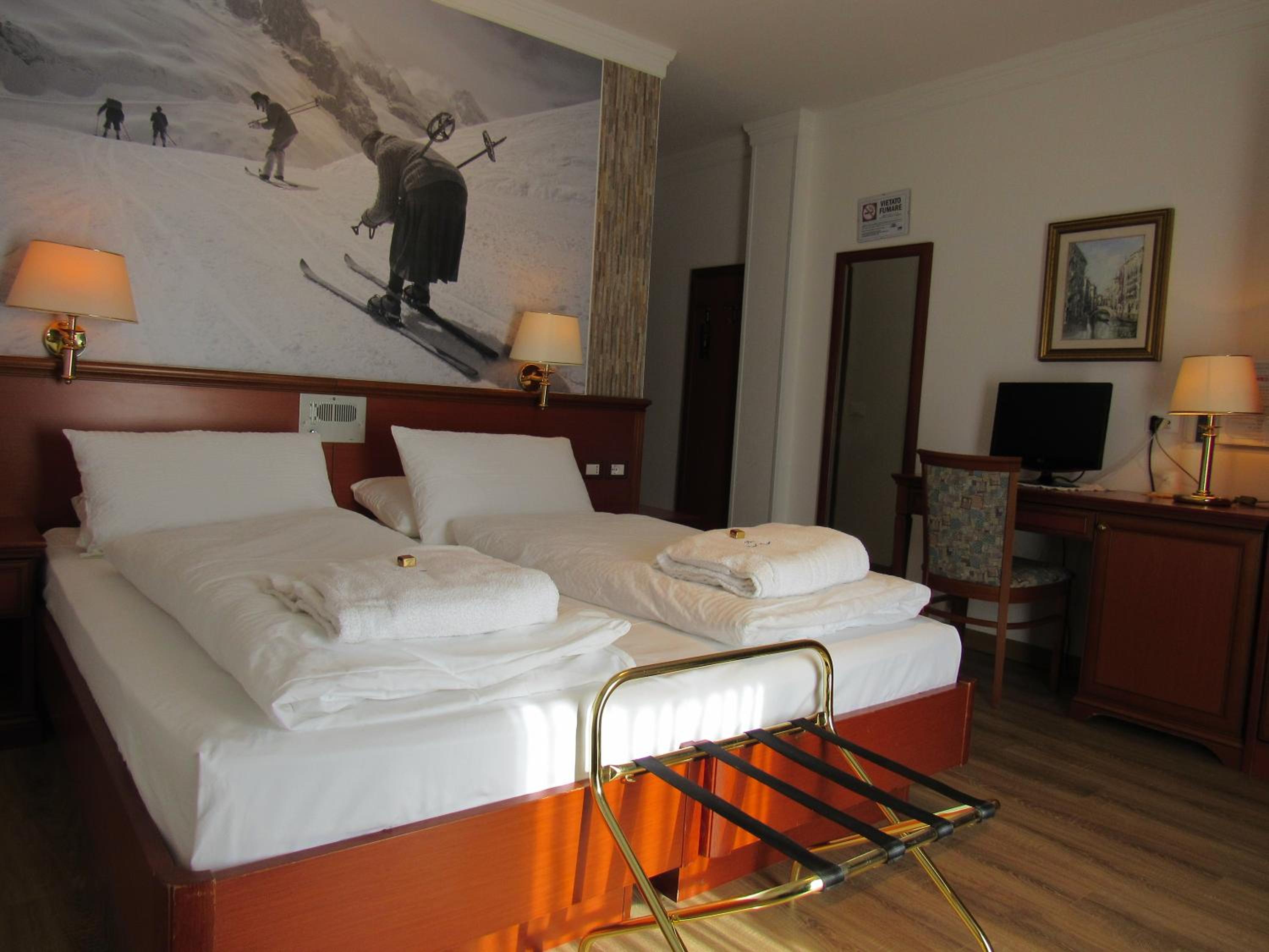 Superior Double or Twin Room with Mountain View