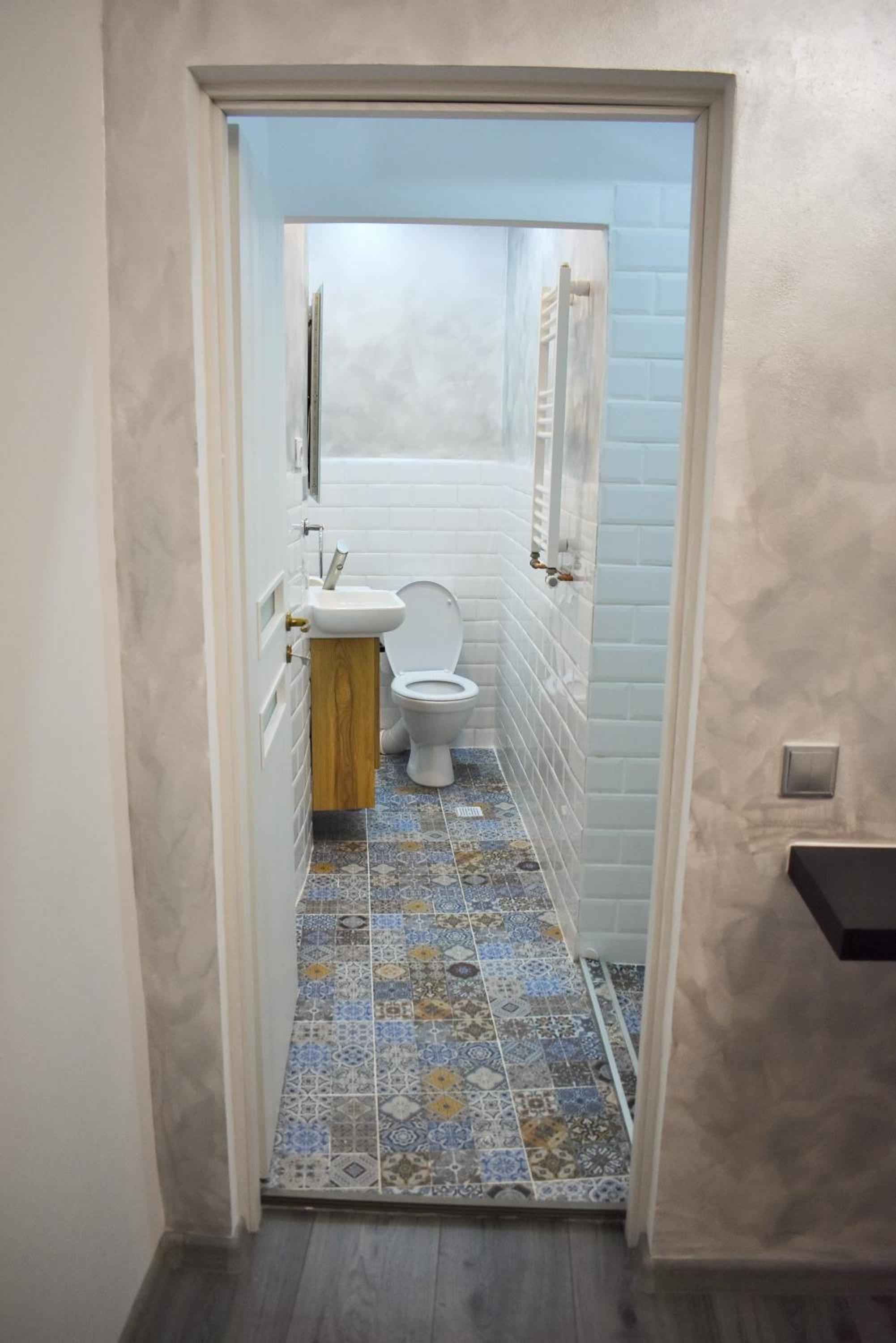 Deluxe Double Room with Shower - Photo 7