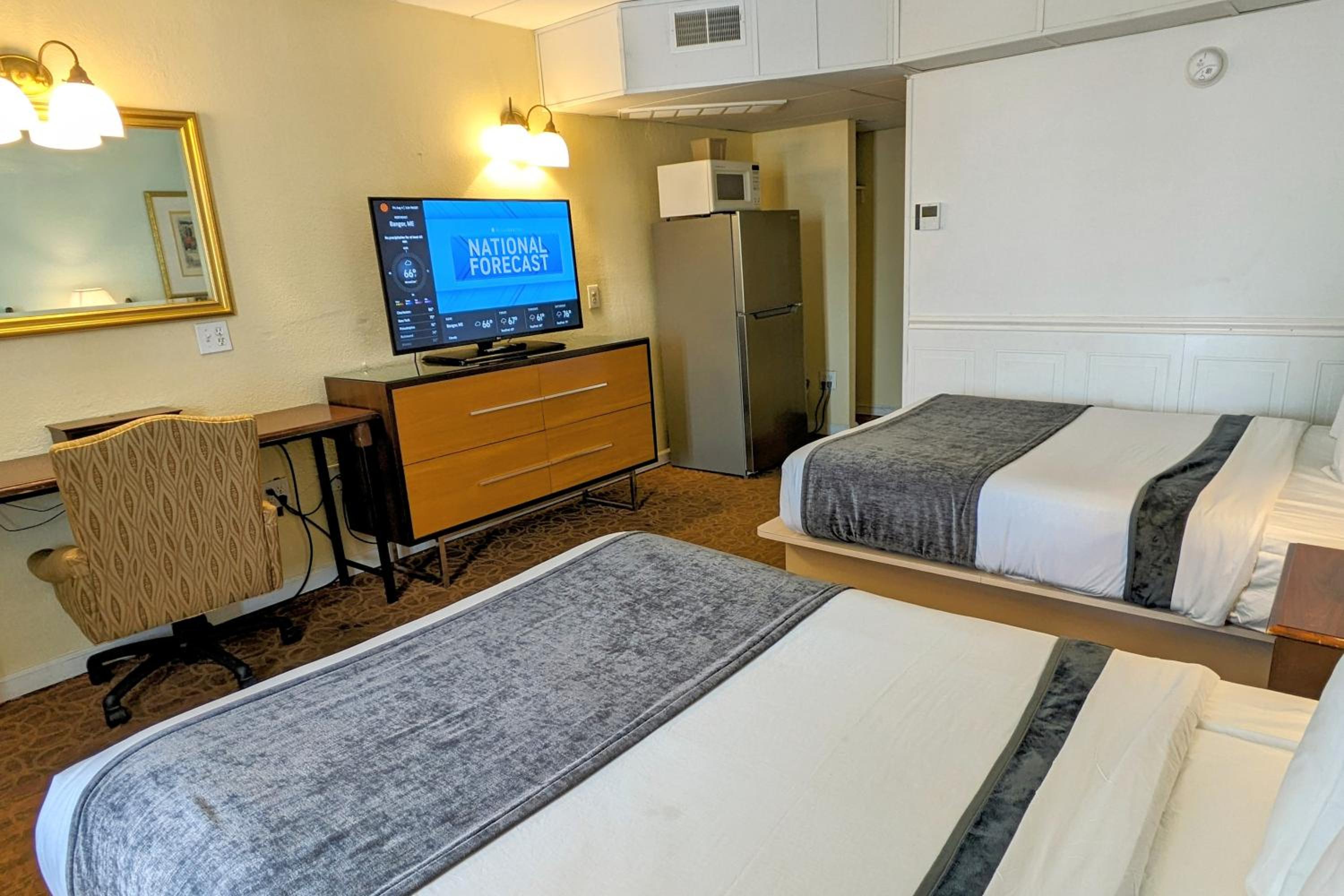Standard Room with Two Full Beds photo 1