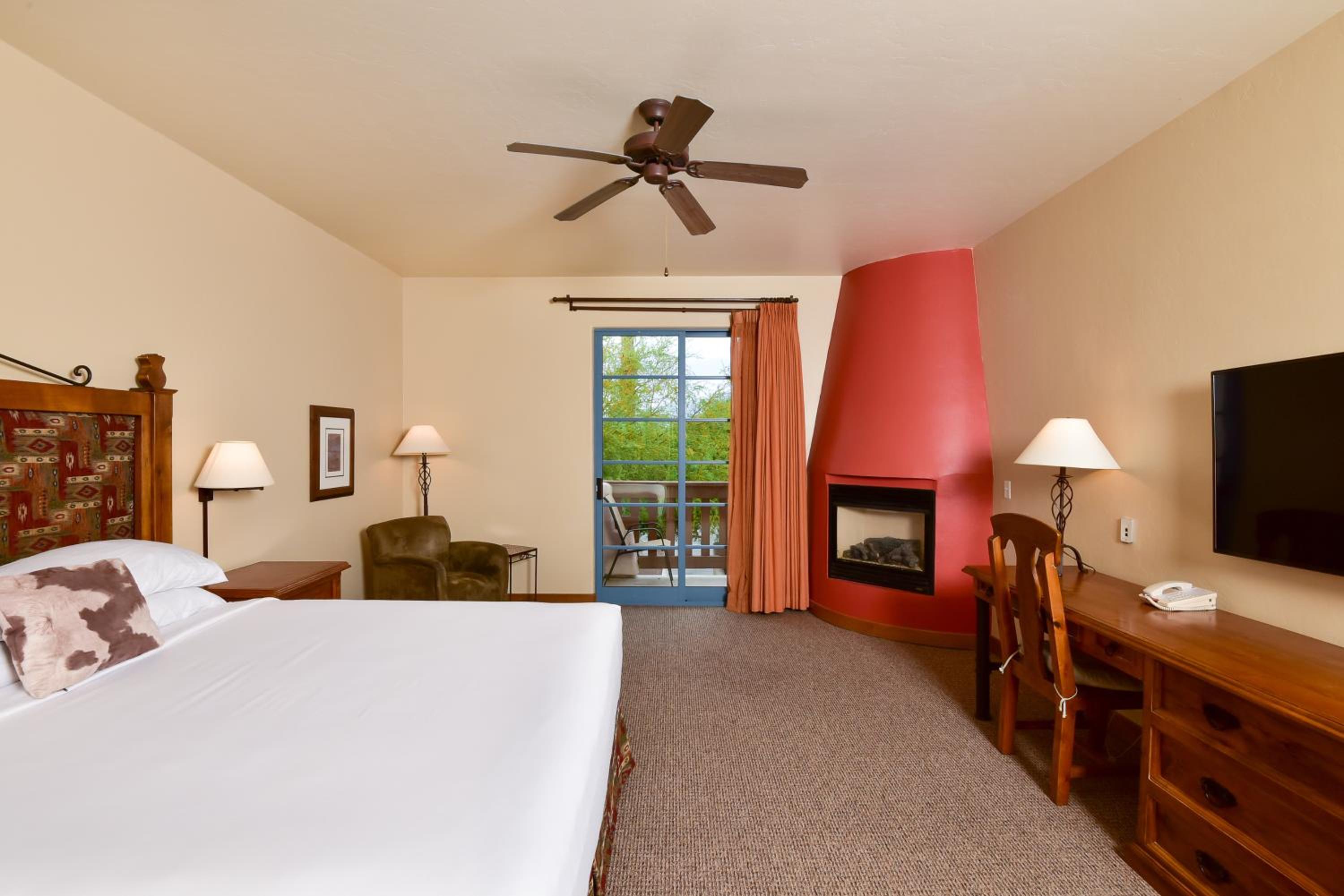 Superior King Room - Photo 6