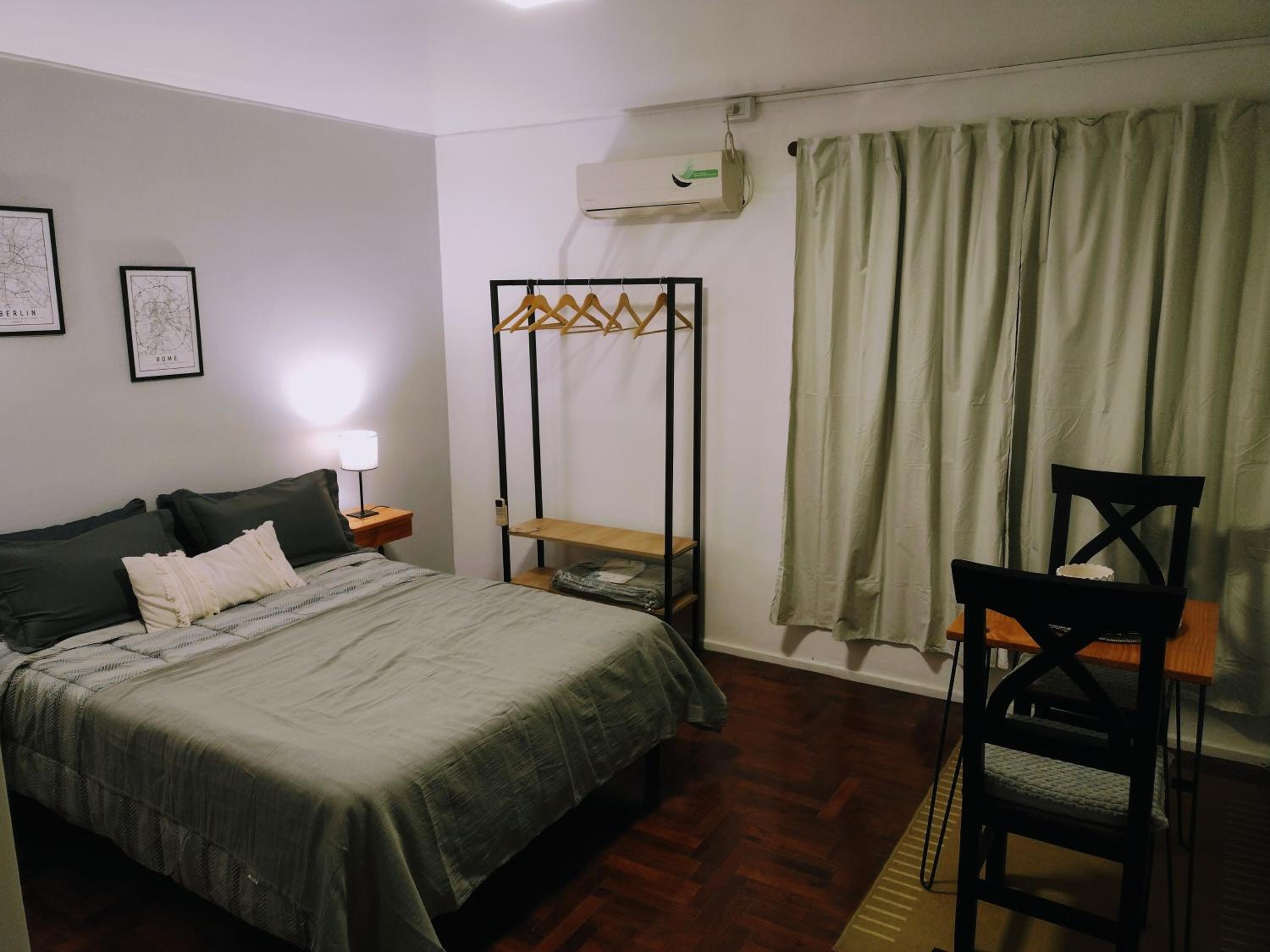 One-Bedroom Apartment photo 1