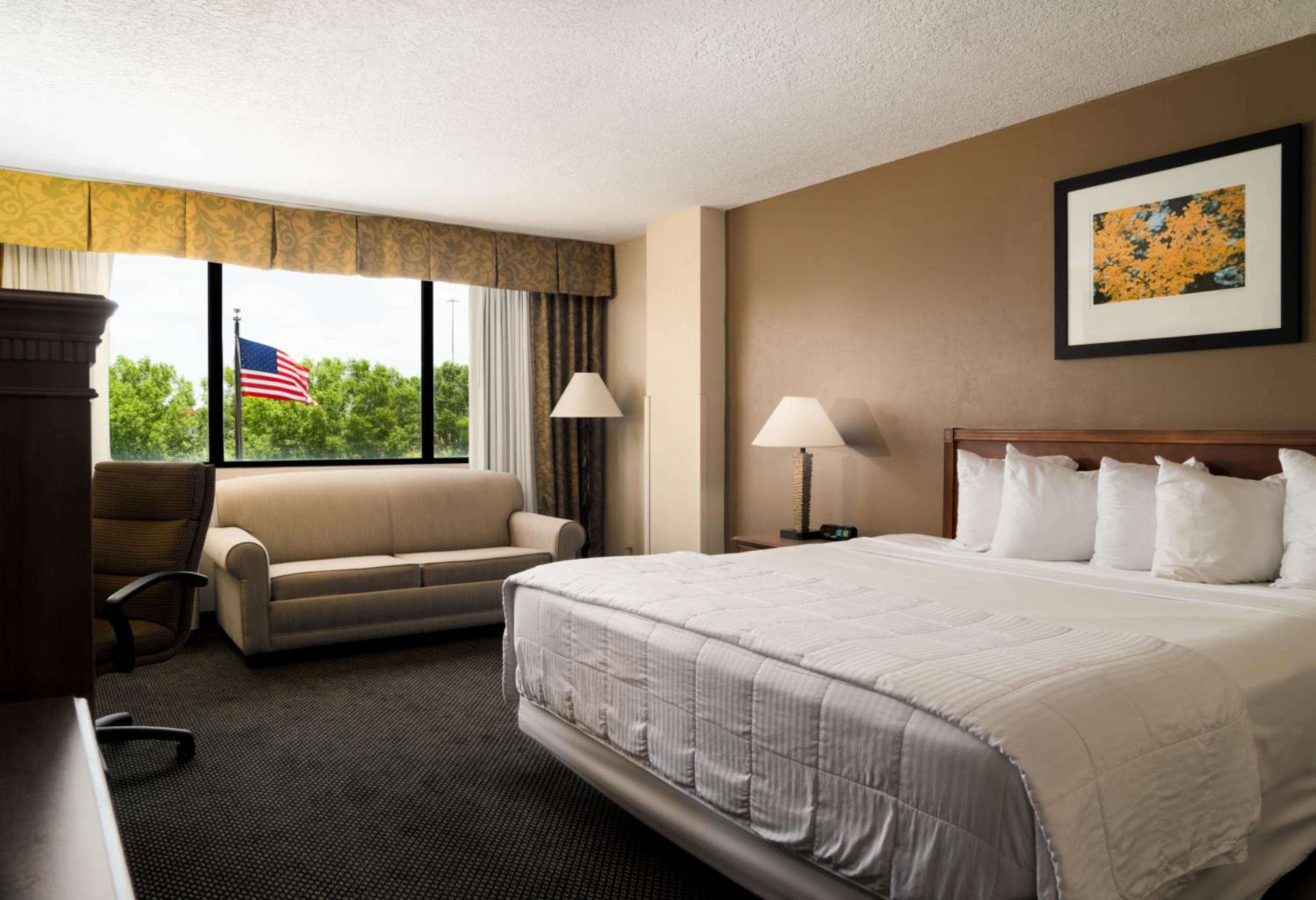 Standard King Room - Photo 1