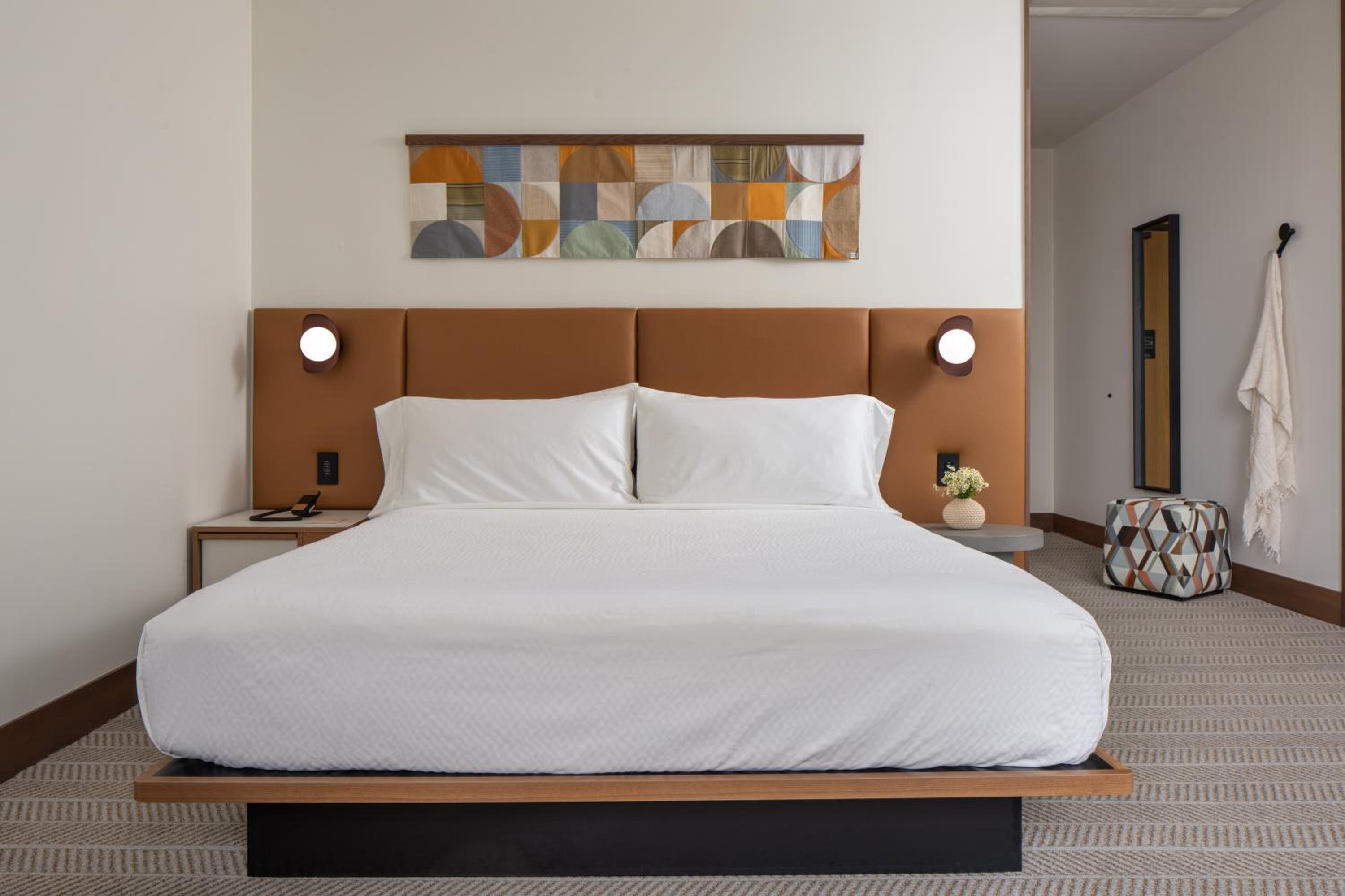 Standard King Room - Photo 3