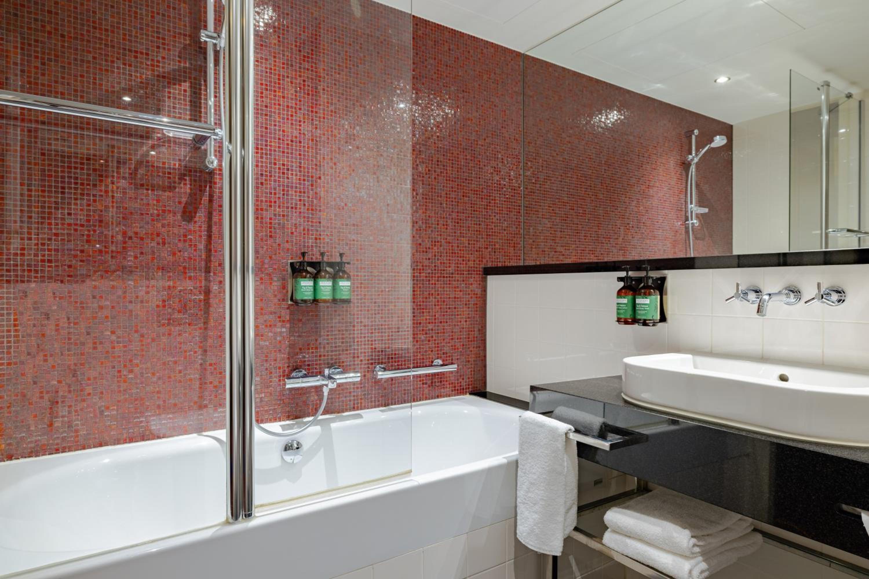 Standard King Room photo 2
