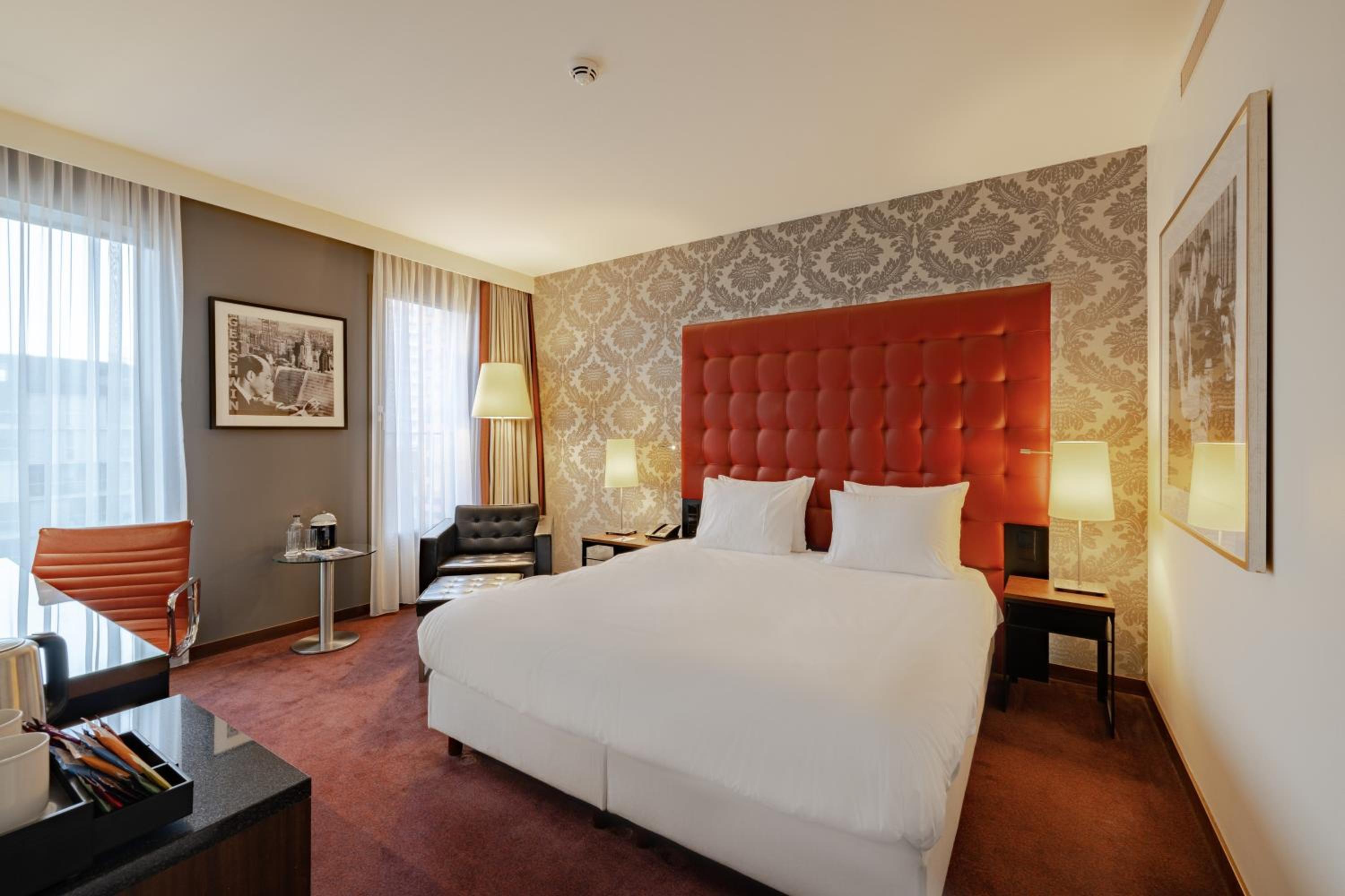 Standard King Room photo 3