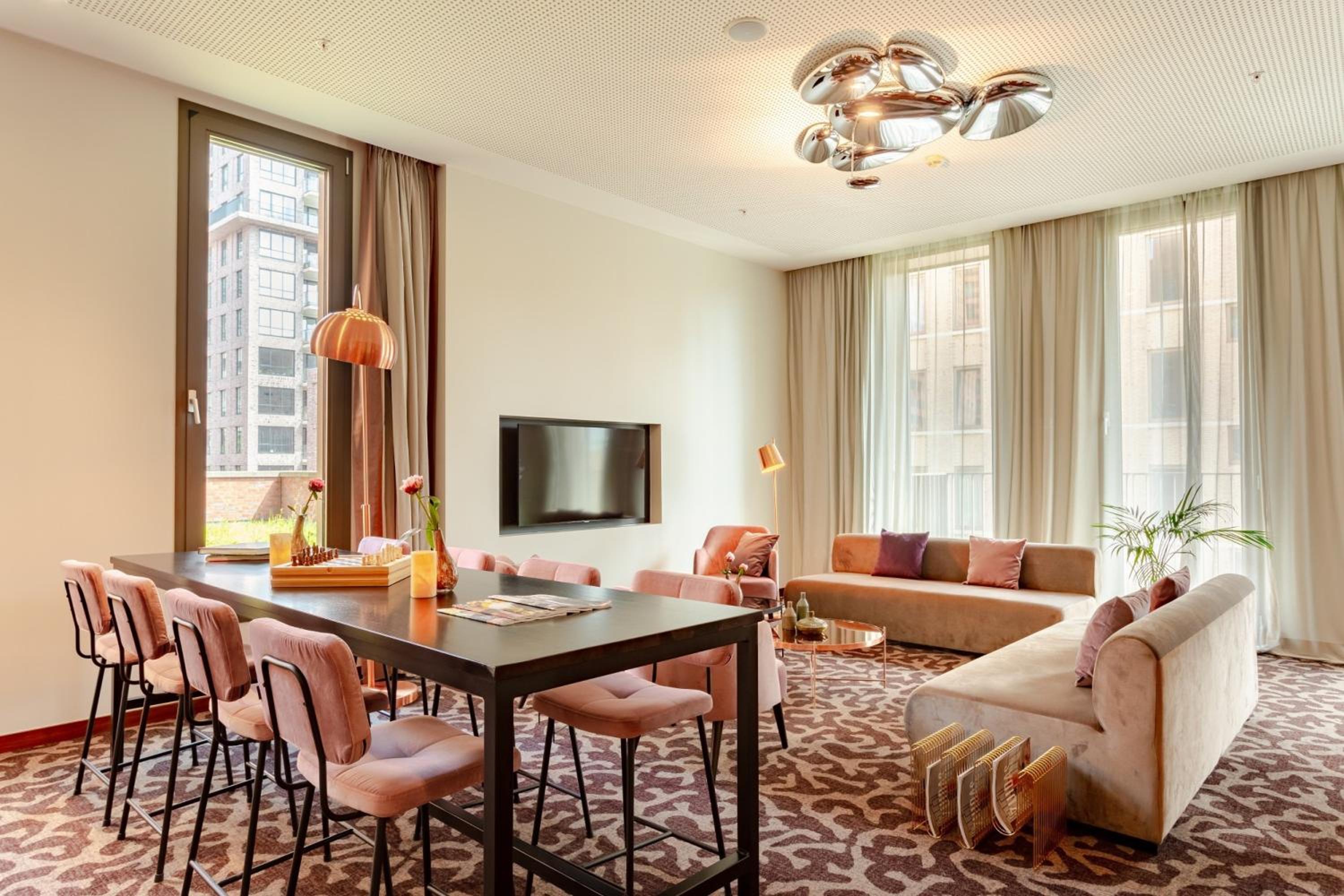 Premium King Room photo 3