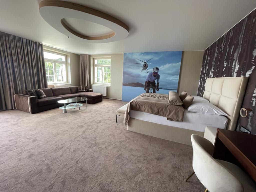 Large Deluxe Double Room - World Champion