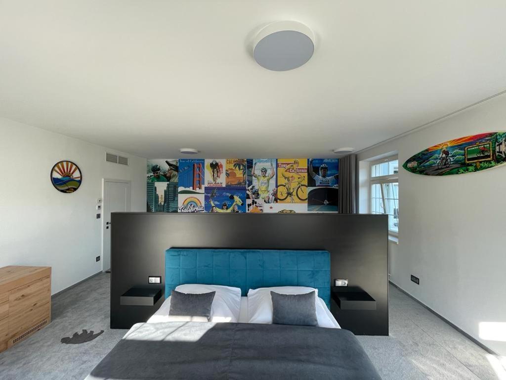 Large Deluxe Double room with Terrace - California