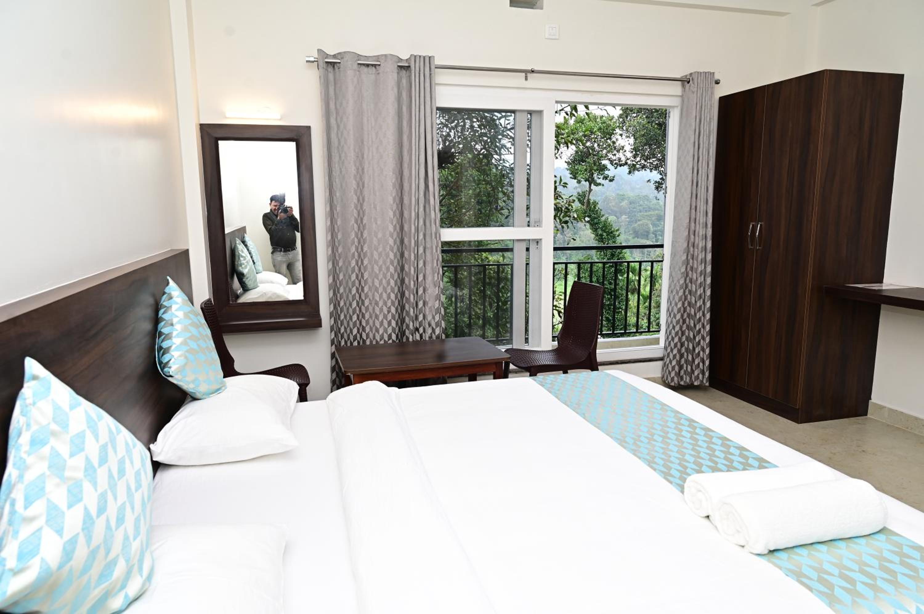 King Room with Mountain View
