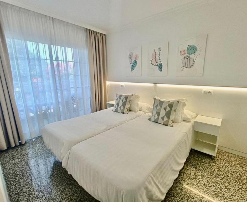 Apartamento de una habitación con balcón