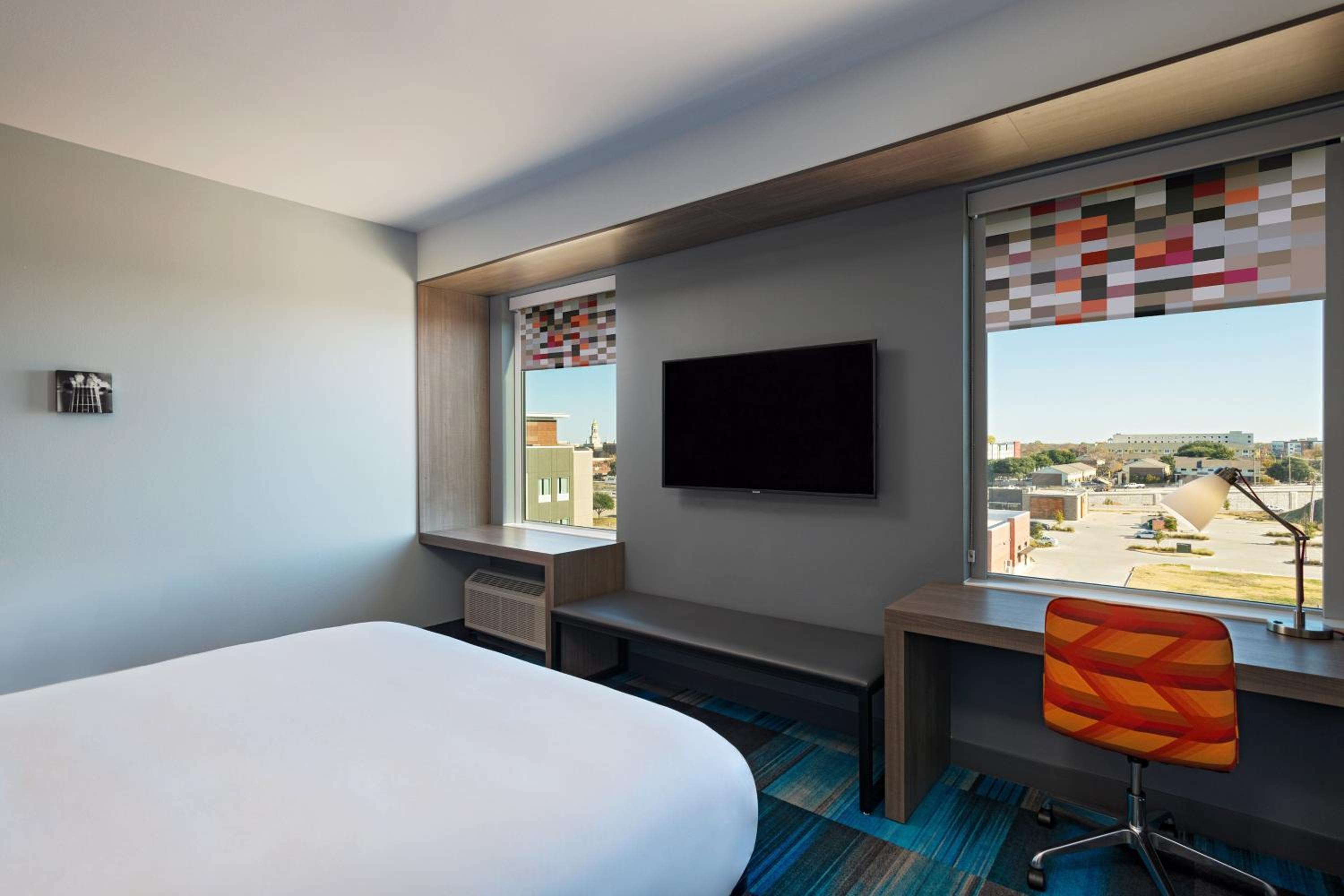Aloft, Guest room, 1 King - Photo 2