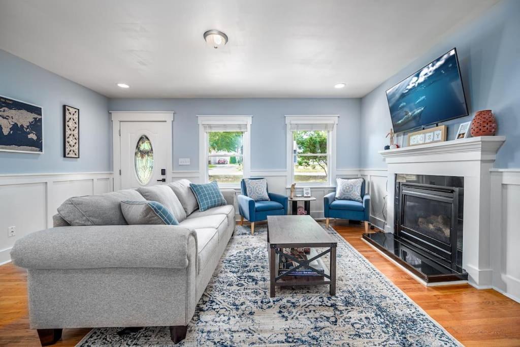 Family Room photo 1