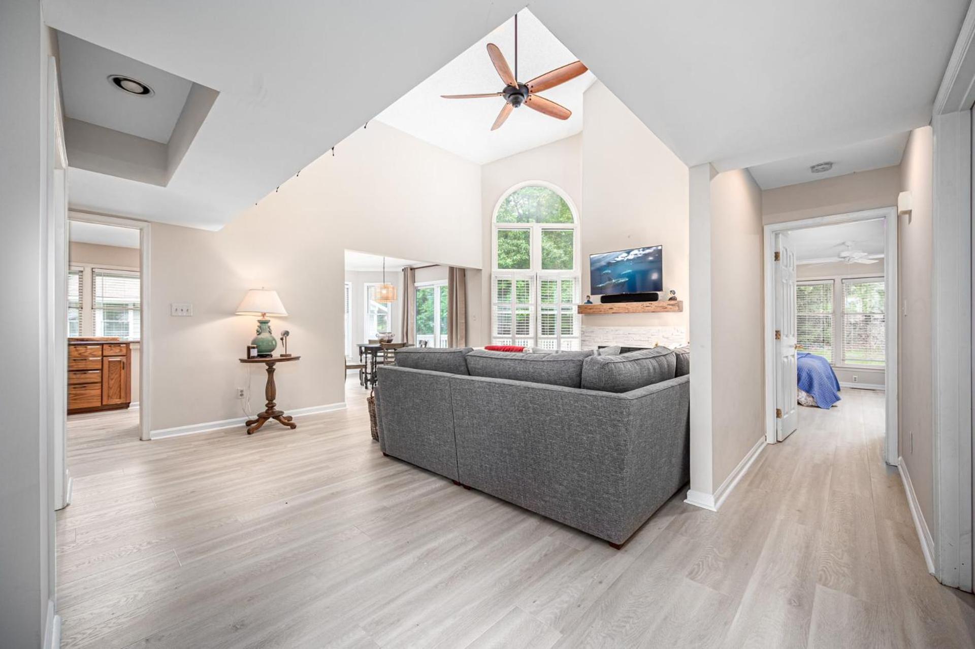 Family Room photo 3