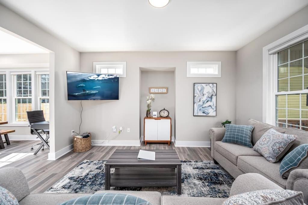 Family Room photo 1