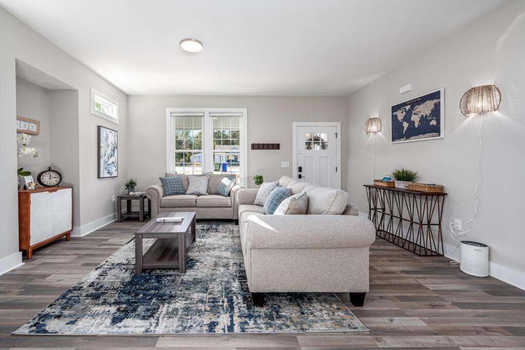 Family Room photo 2