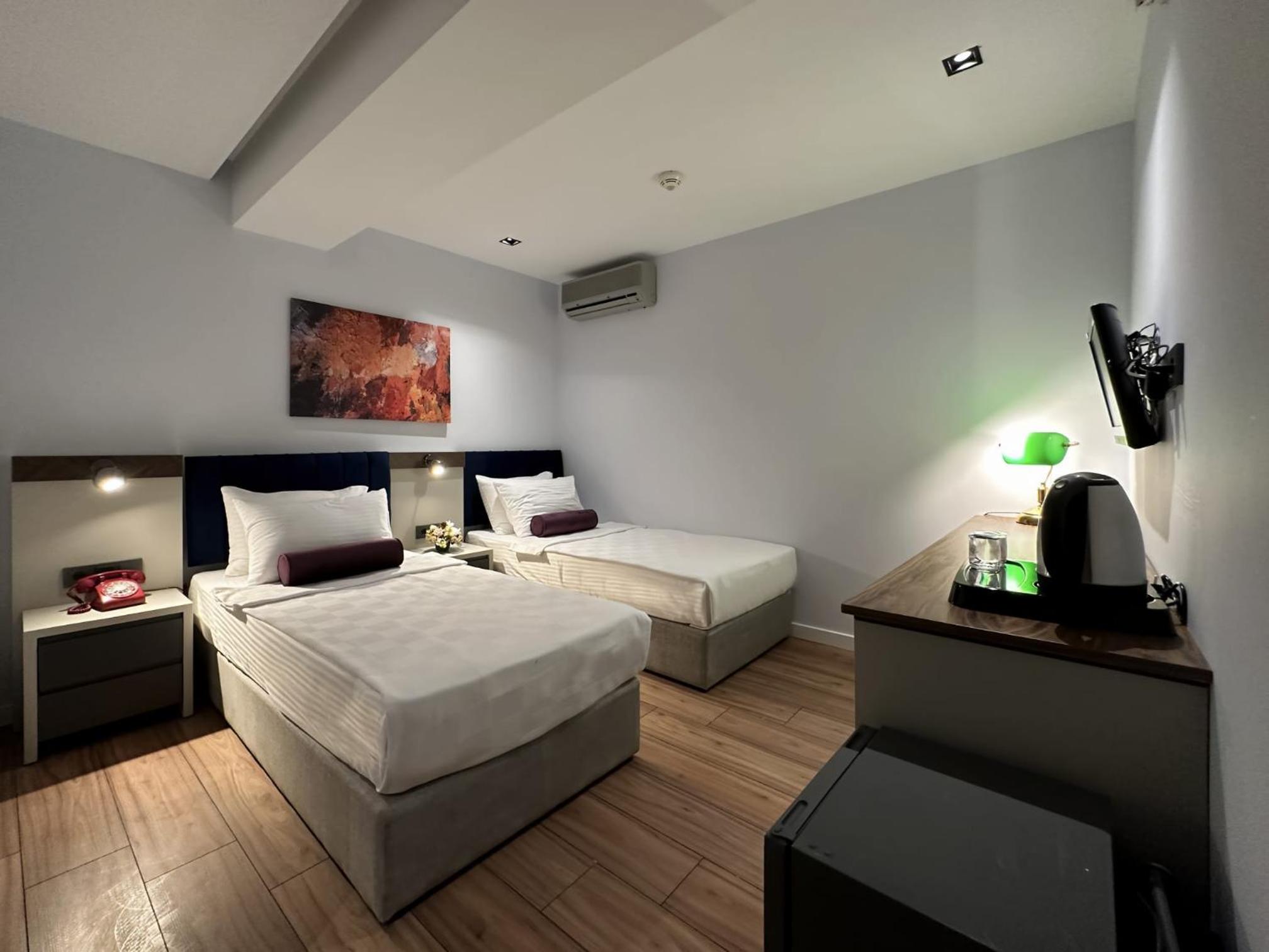 Budget Double Room - Photo 1