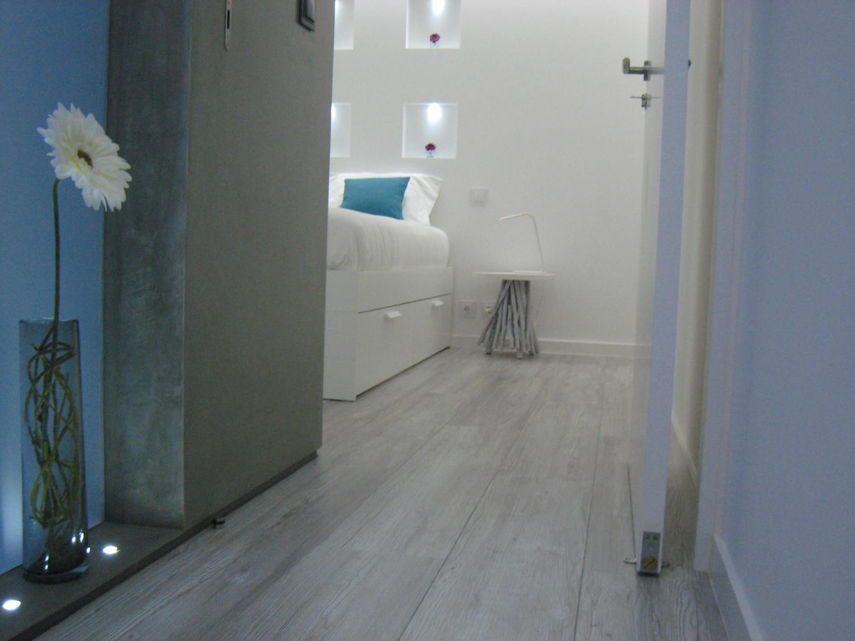 Apartment with Balcony photo 2