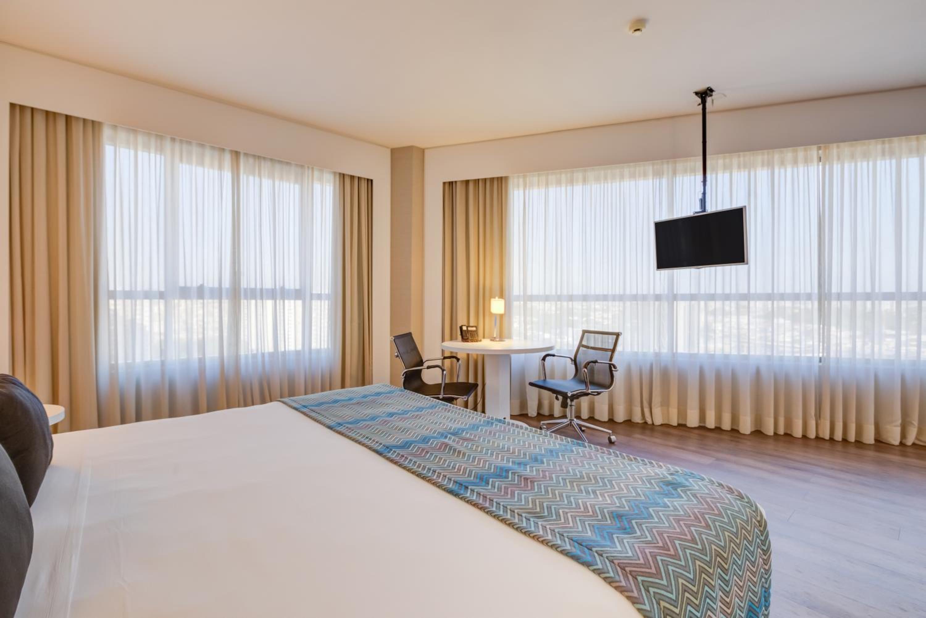 Deluxe King Room photo 1