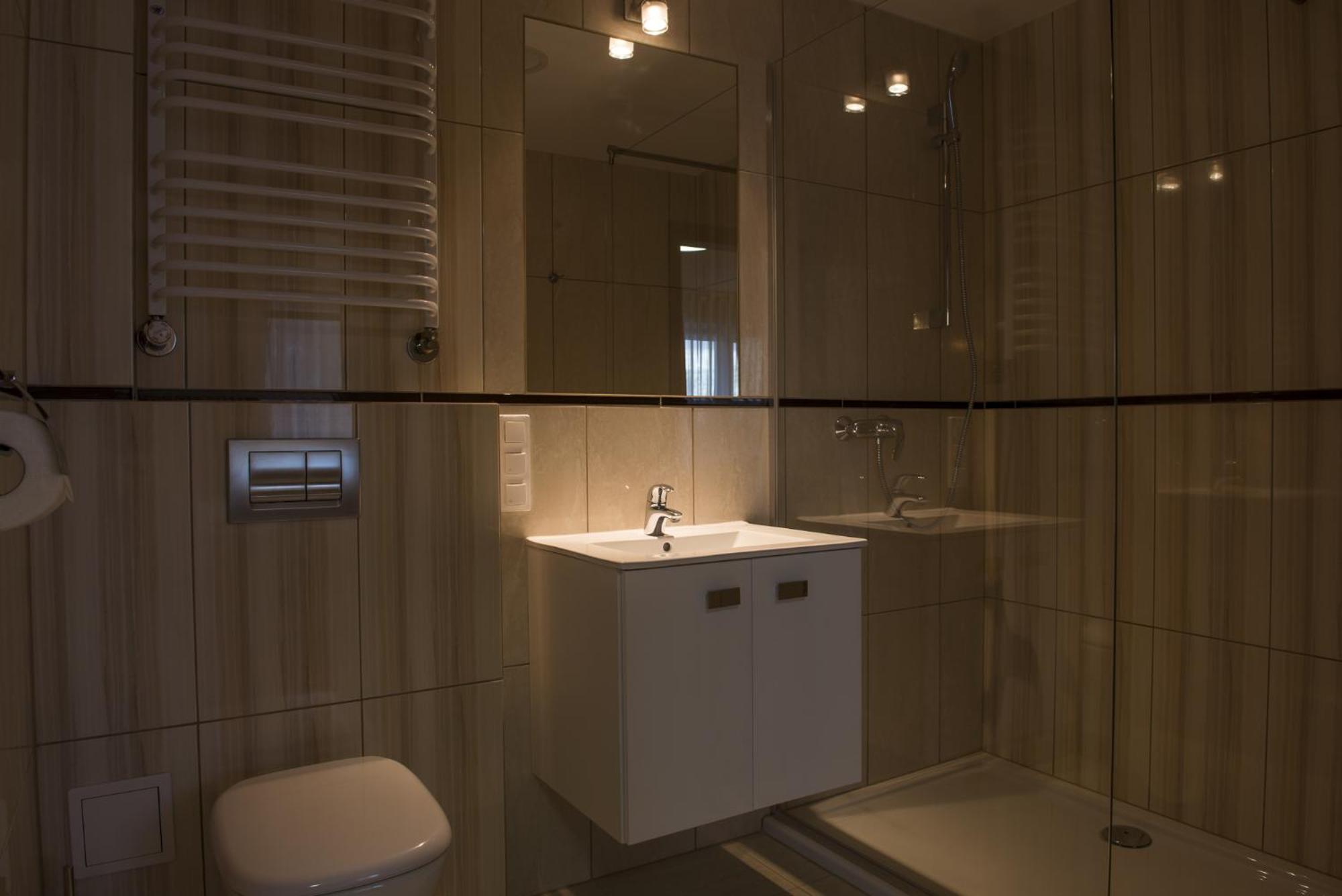 Superior Quadruple Room - Photo 4