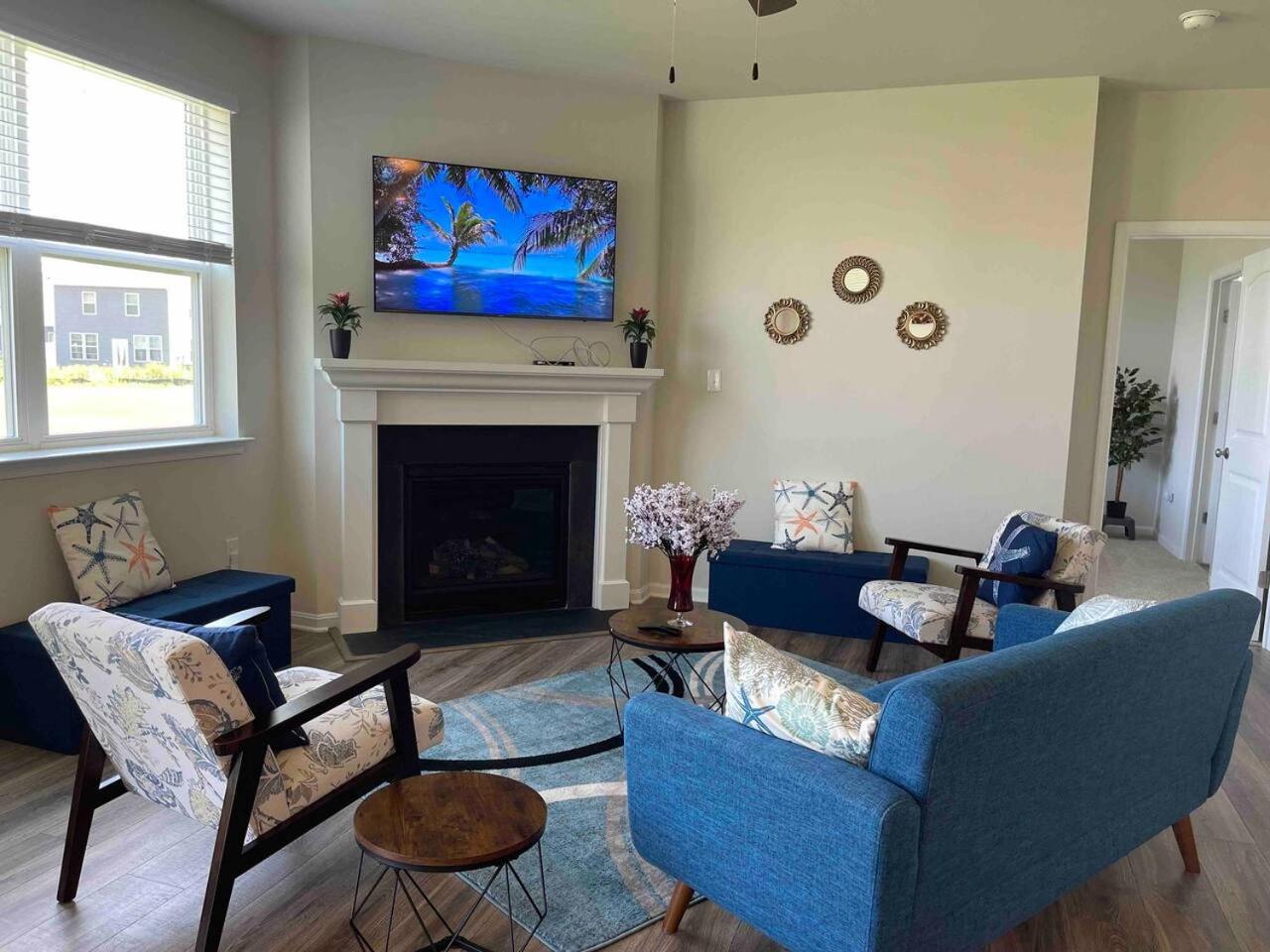 Five-Bedroom House photo 3