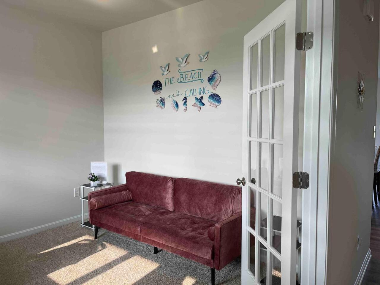 Five-Bedroom House photo 2