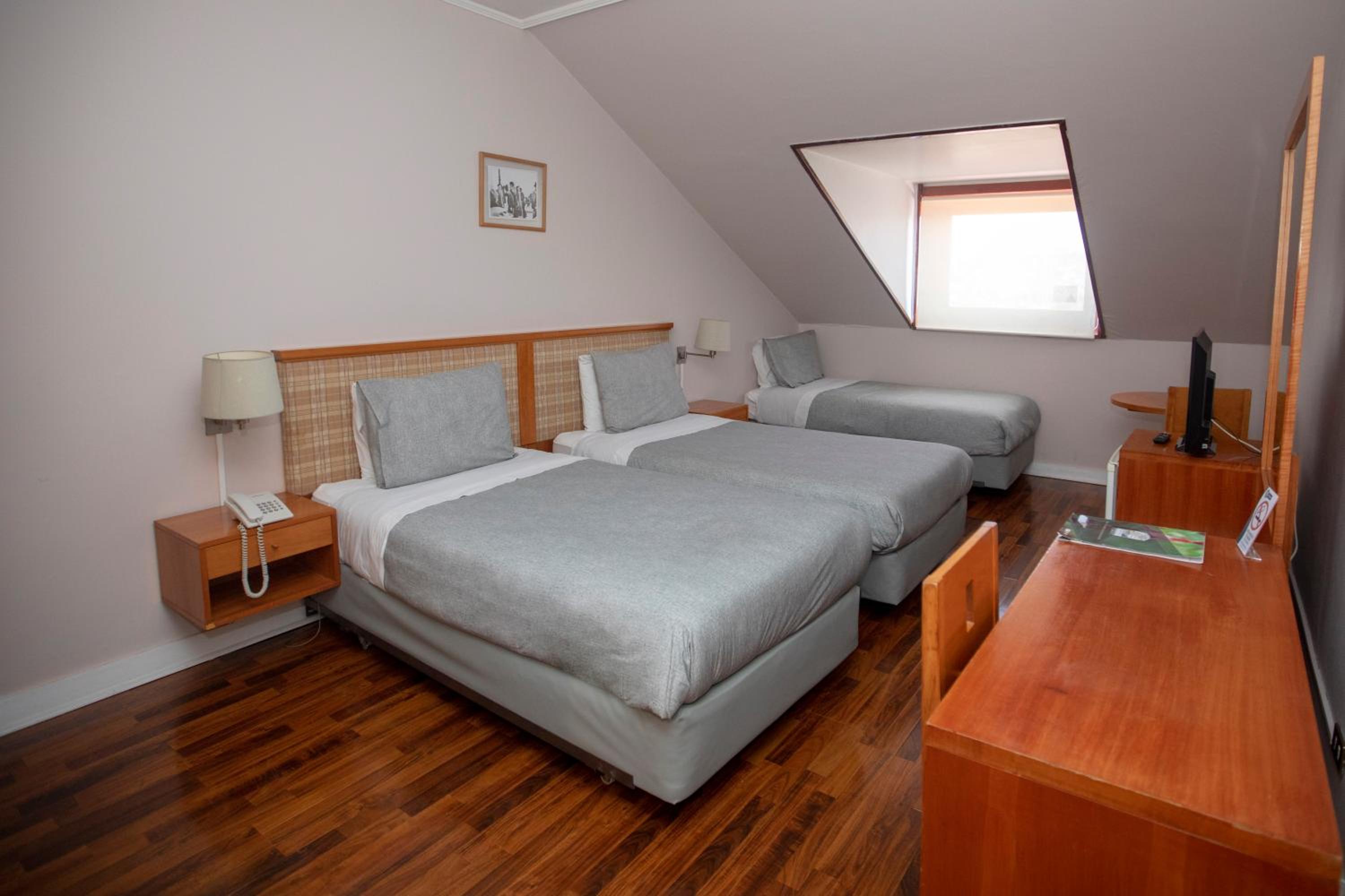 Standard Triple Room photo 2