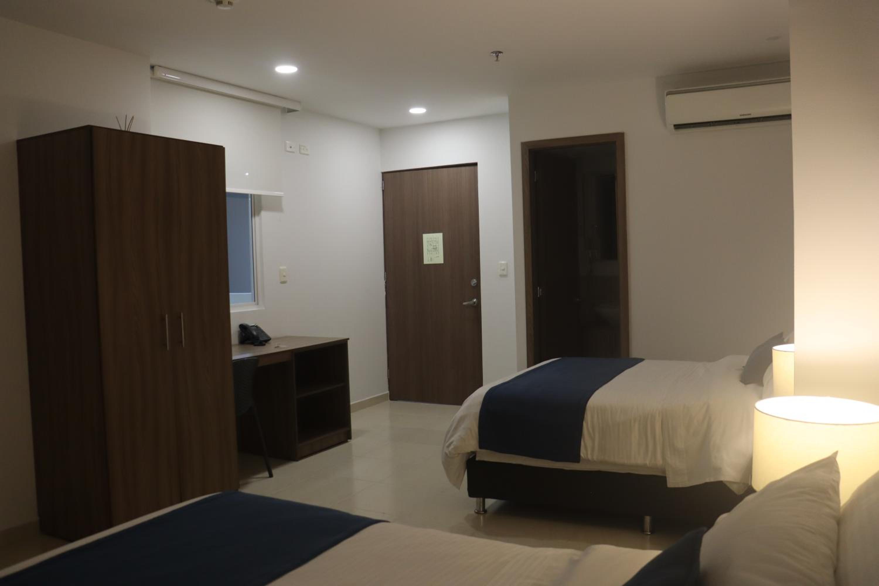 Superior Double Room with Two Double Beds photo 3