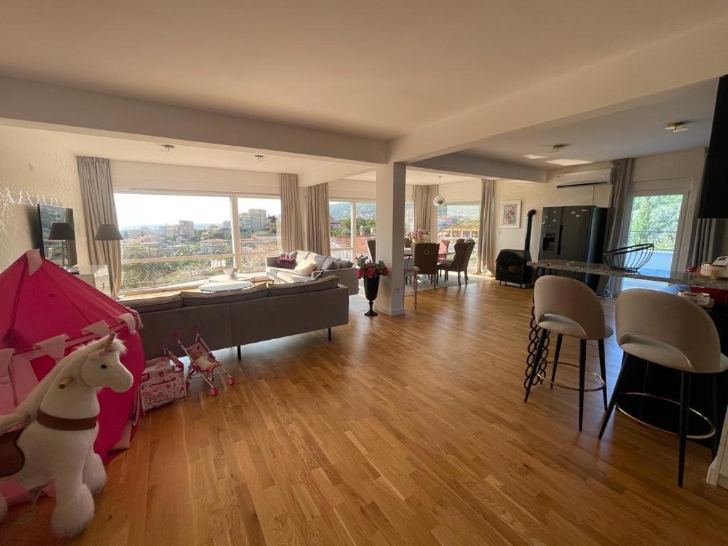 Deluxe Family Suite