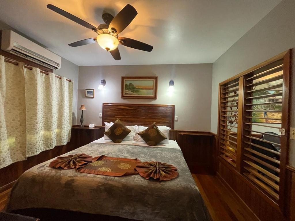 One-Bedroom Suite photo 1
