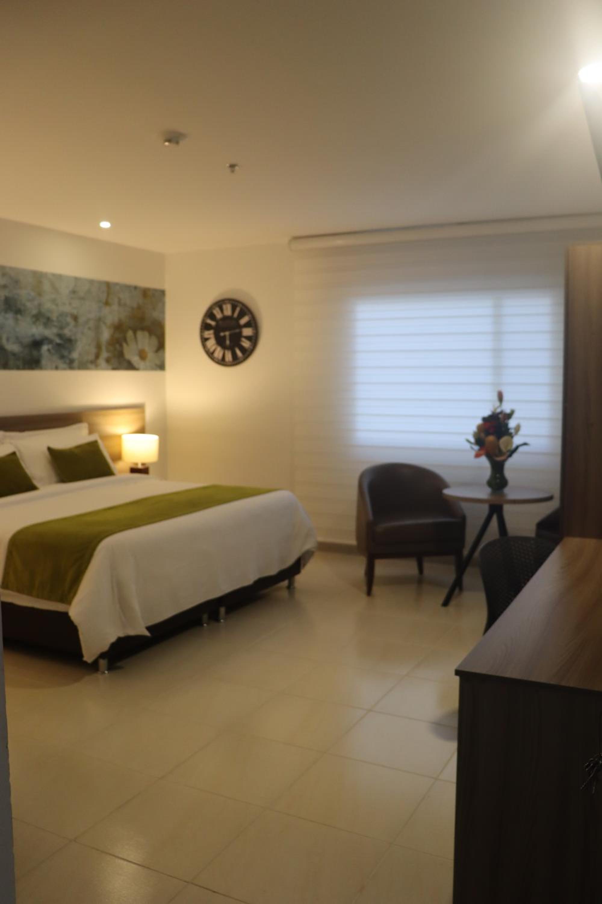 Superior King Room photo 2