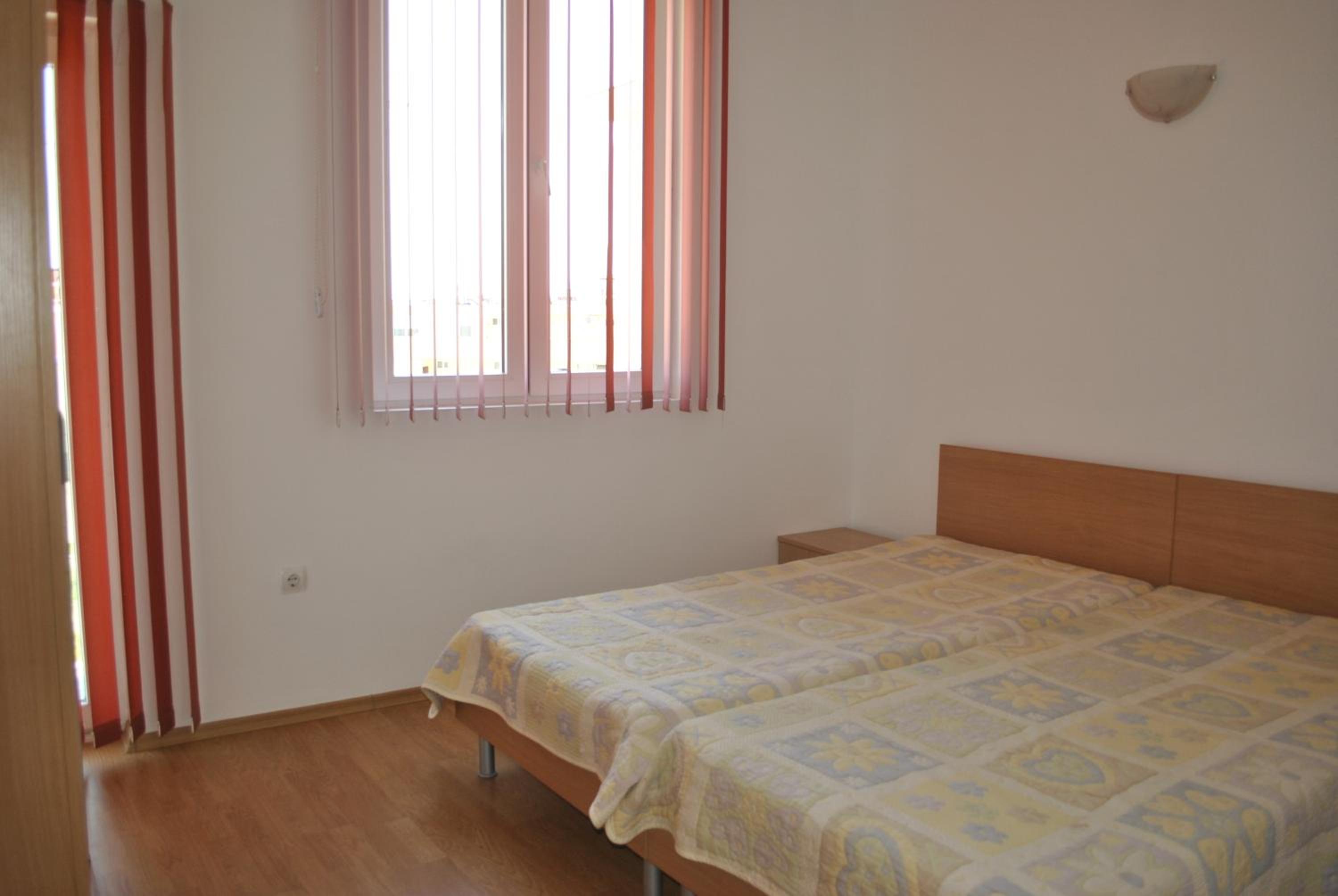 Two-Bedroom Apartment with Pool View photo 3