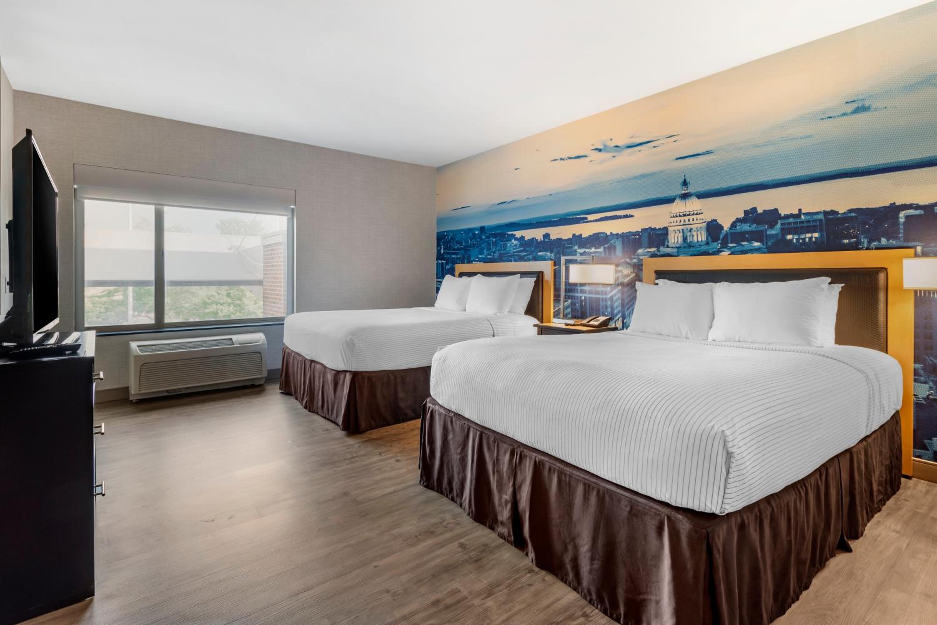 Suite with Two Queen Beds - Accessible/Non-Smoking - Photo 2