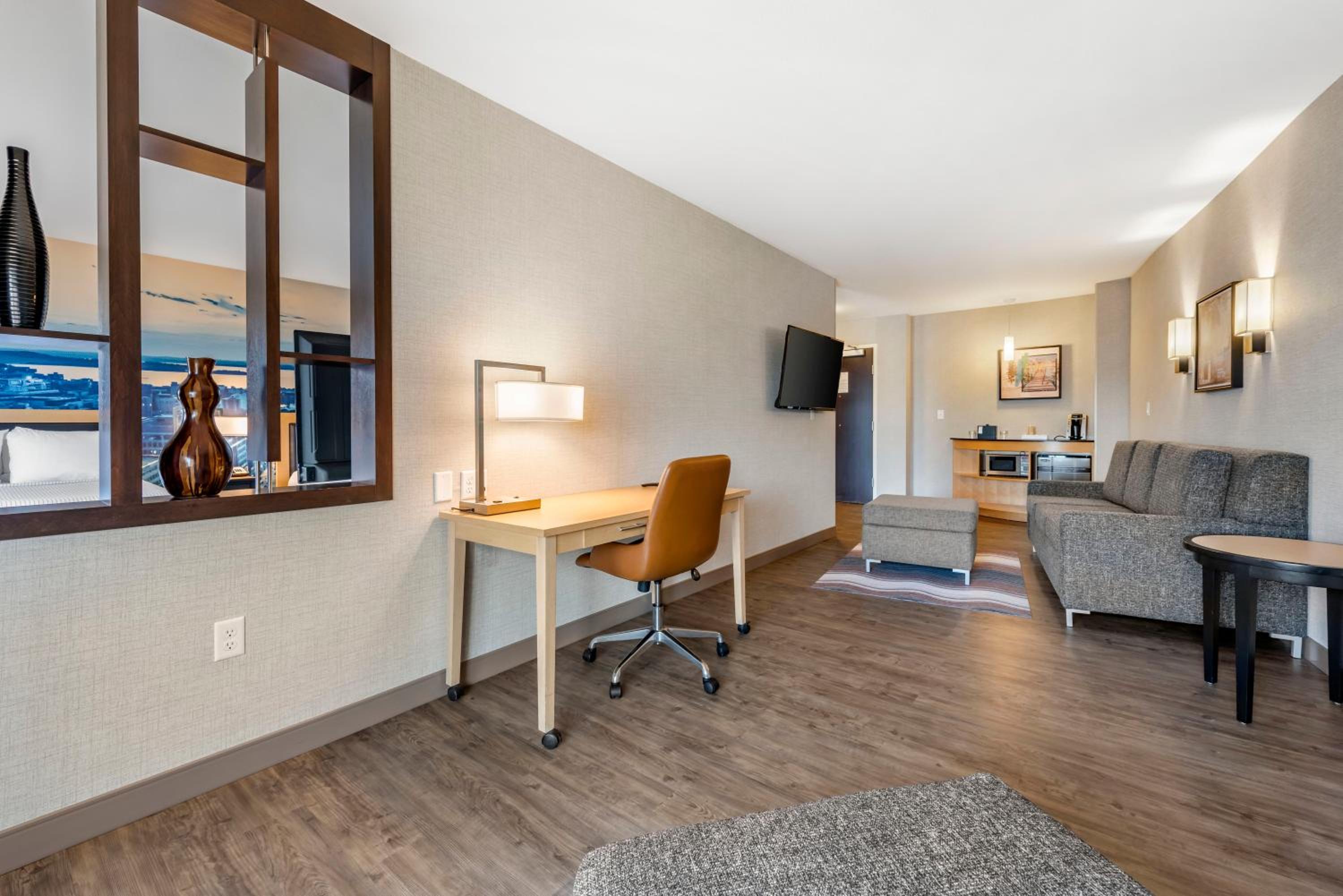 Suite with Two Queen Beds - Accessible/Non-Smoking - Photo 4