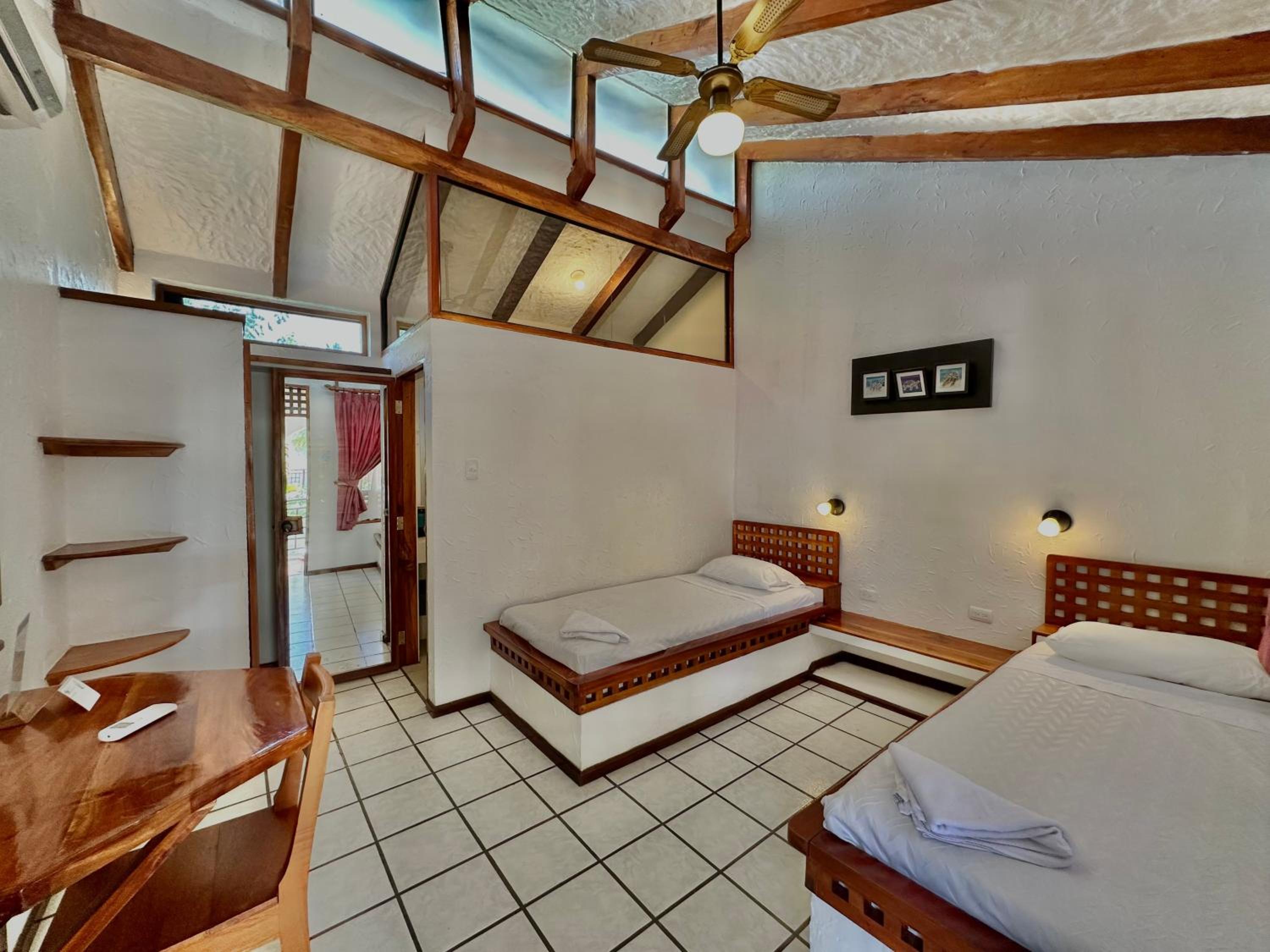 Standard Twin Room photo 1