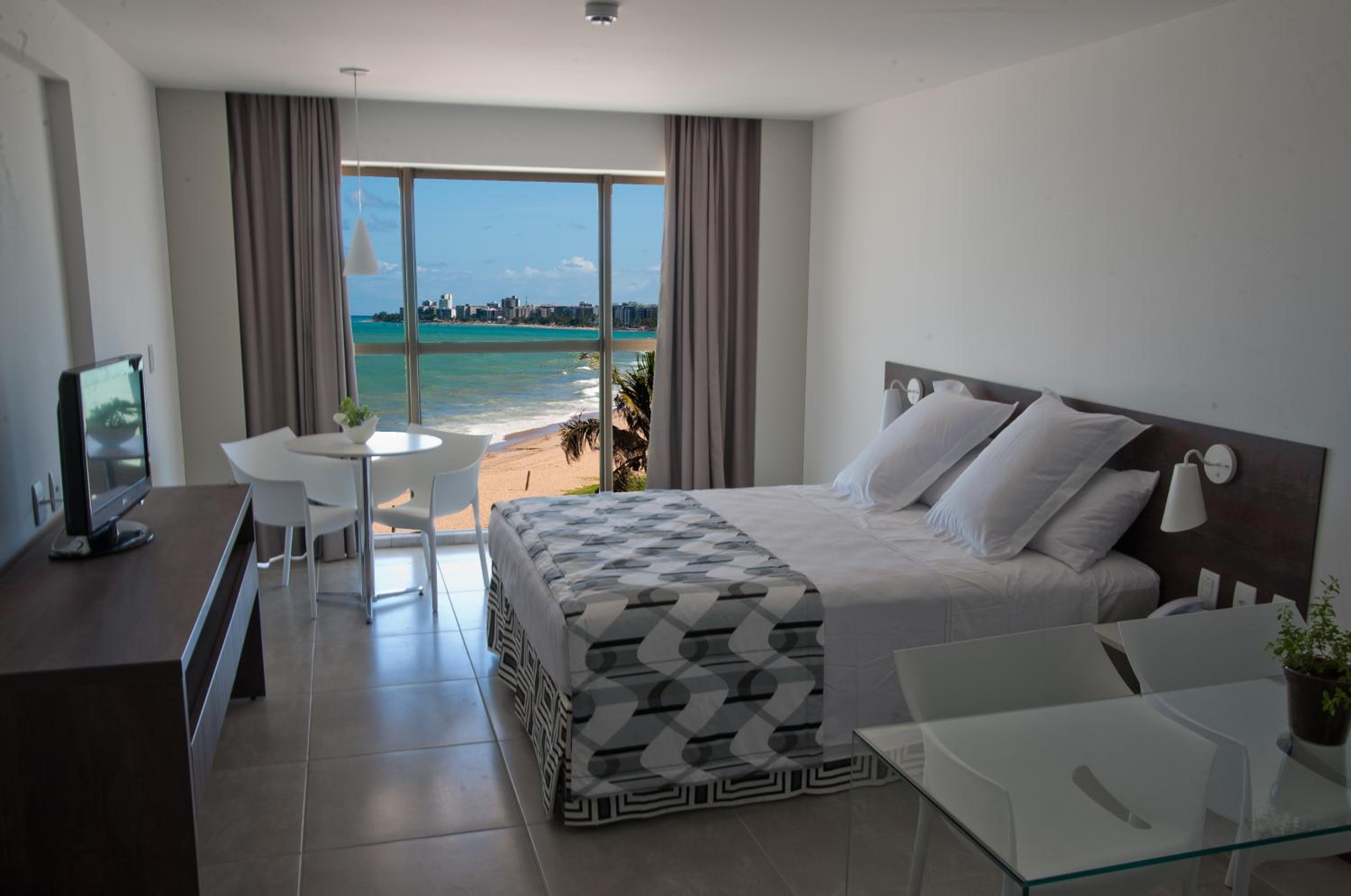 Ritz Suites Grand Hotel Boutique — Deluxe Triple Room with Frontal Ocean View
