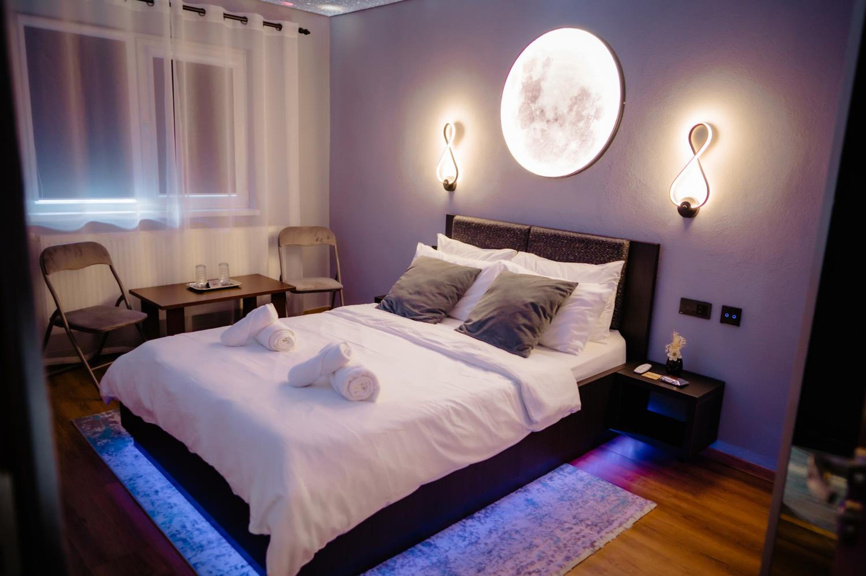 One-Bedroom Apartment - Photo 11