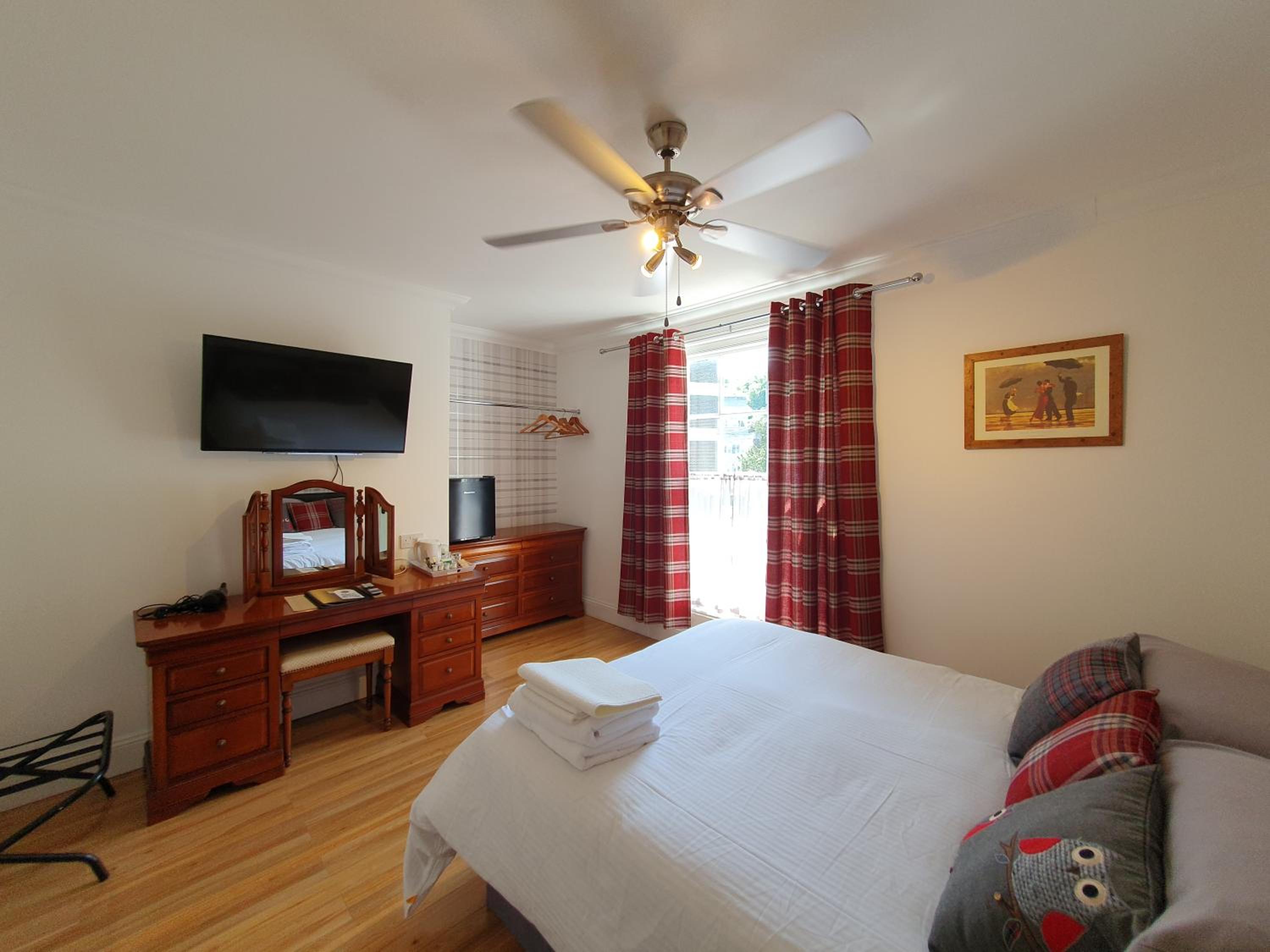 Superior King Room - Photo 6