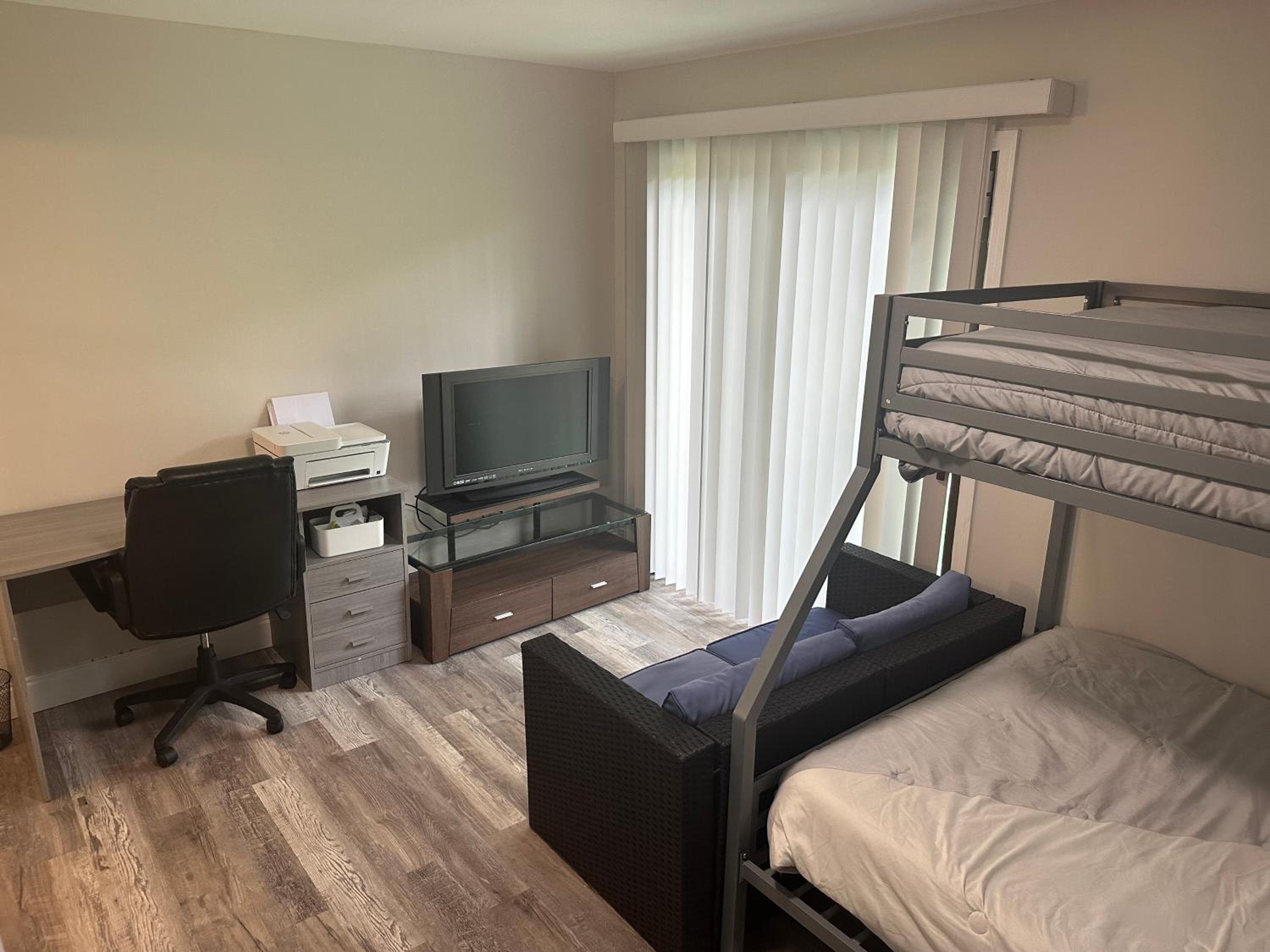 Three-Bedroom House photo 2