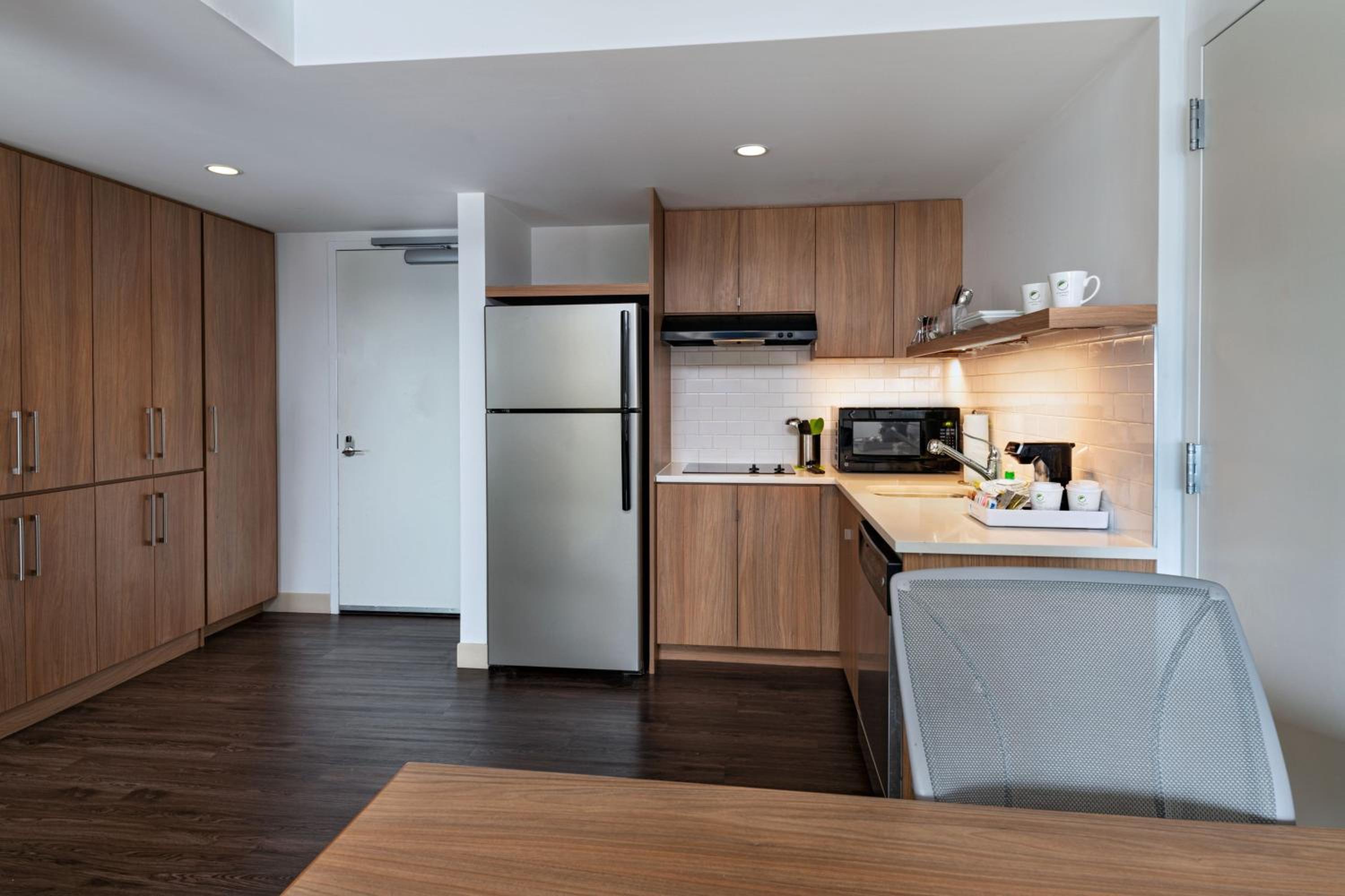 One-Bedroom King Suite with Roll-In Shower - Mobility and Hearing Accessible