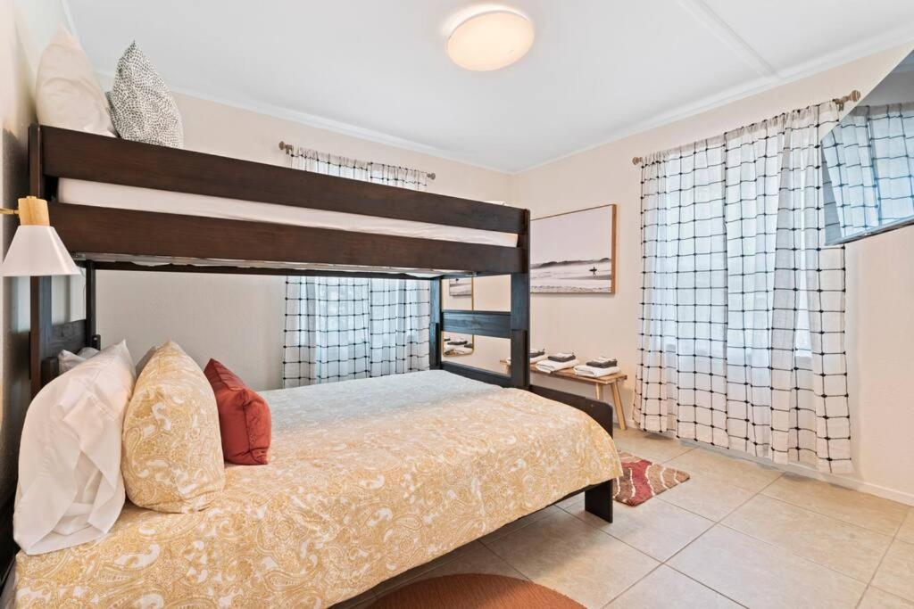 Four-Bedroom House photo 1