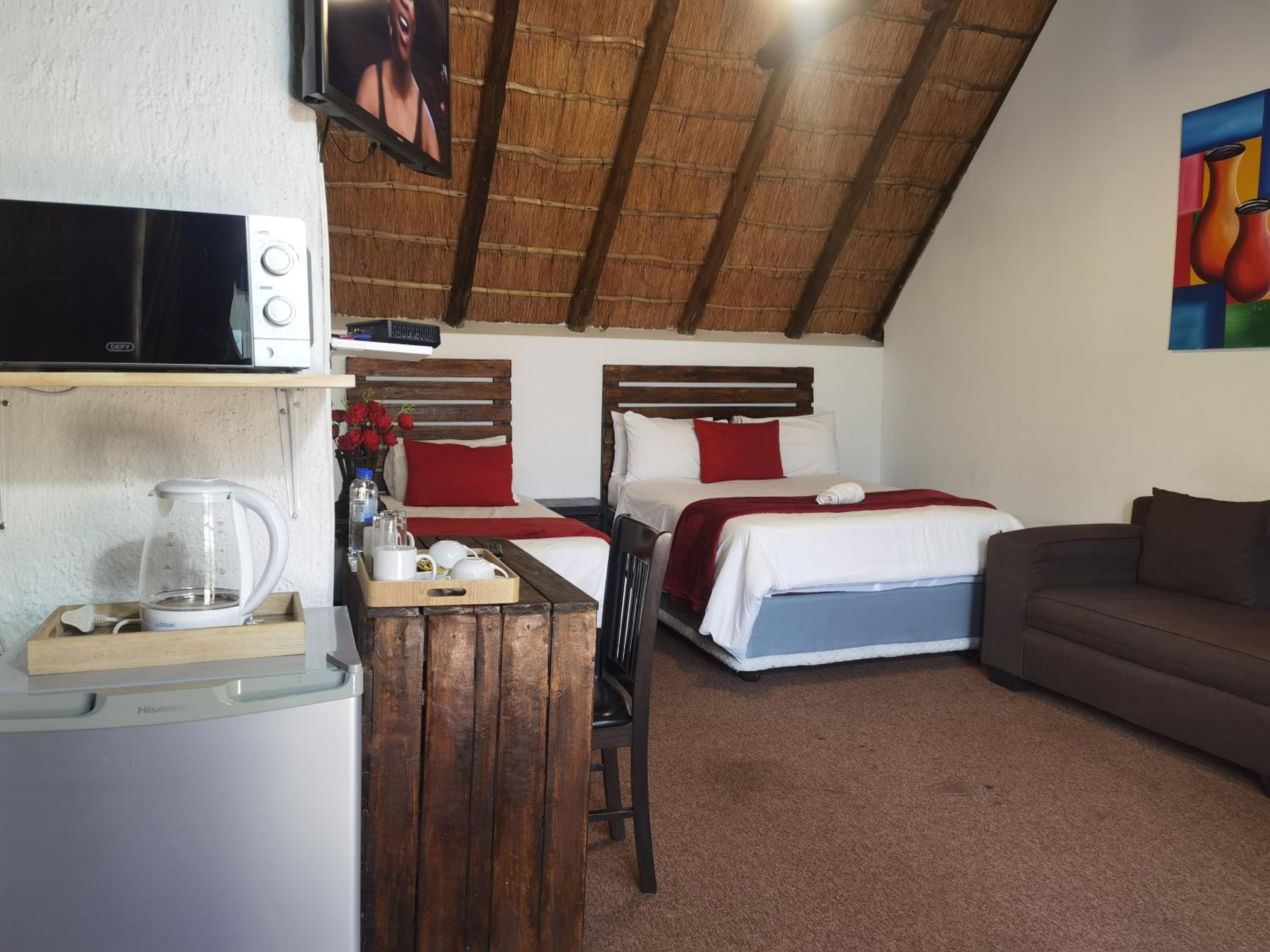 Deluxe Double or Twin Room with Balcony - Photo 7