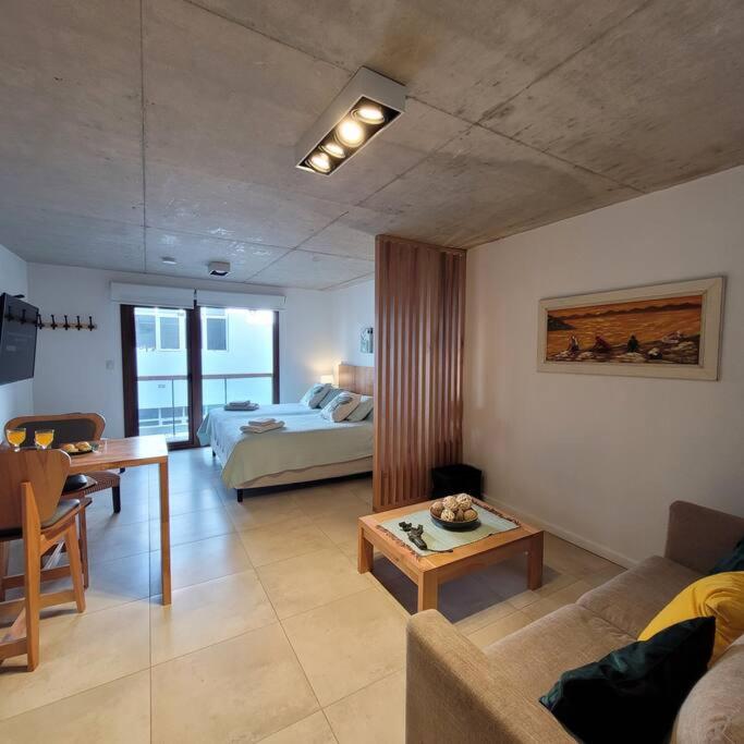 One-Bedroom Apartment photo 3