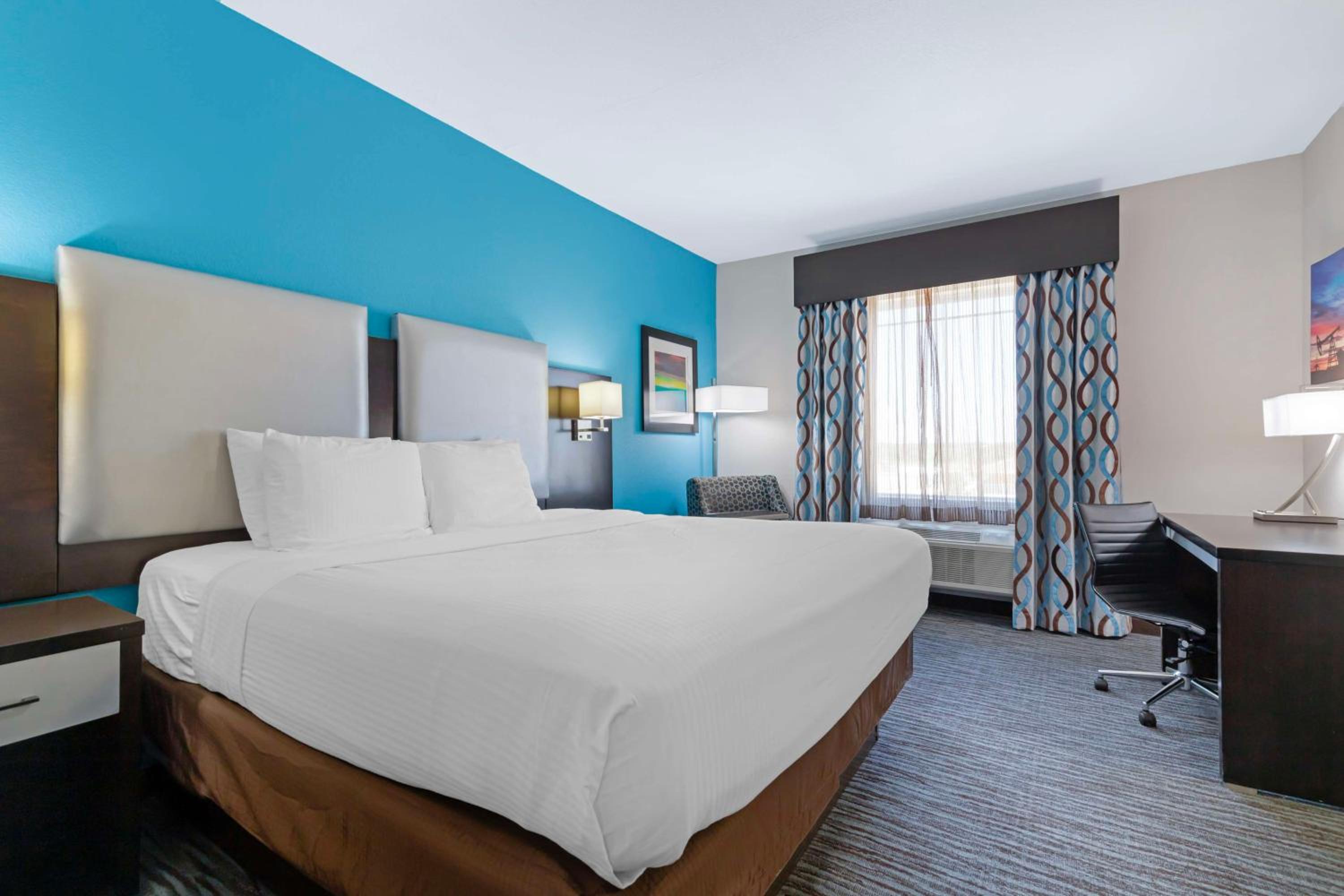 King Room with Kitchenette - Disability Access/Non-Smoking