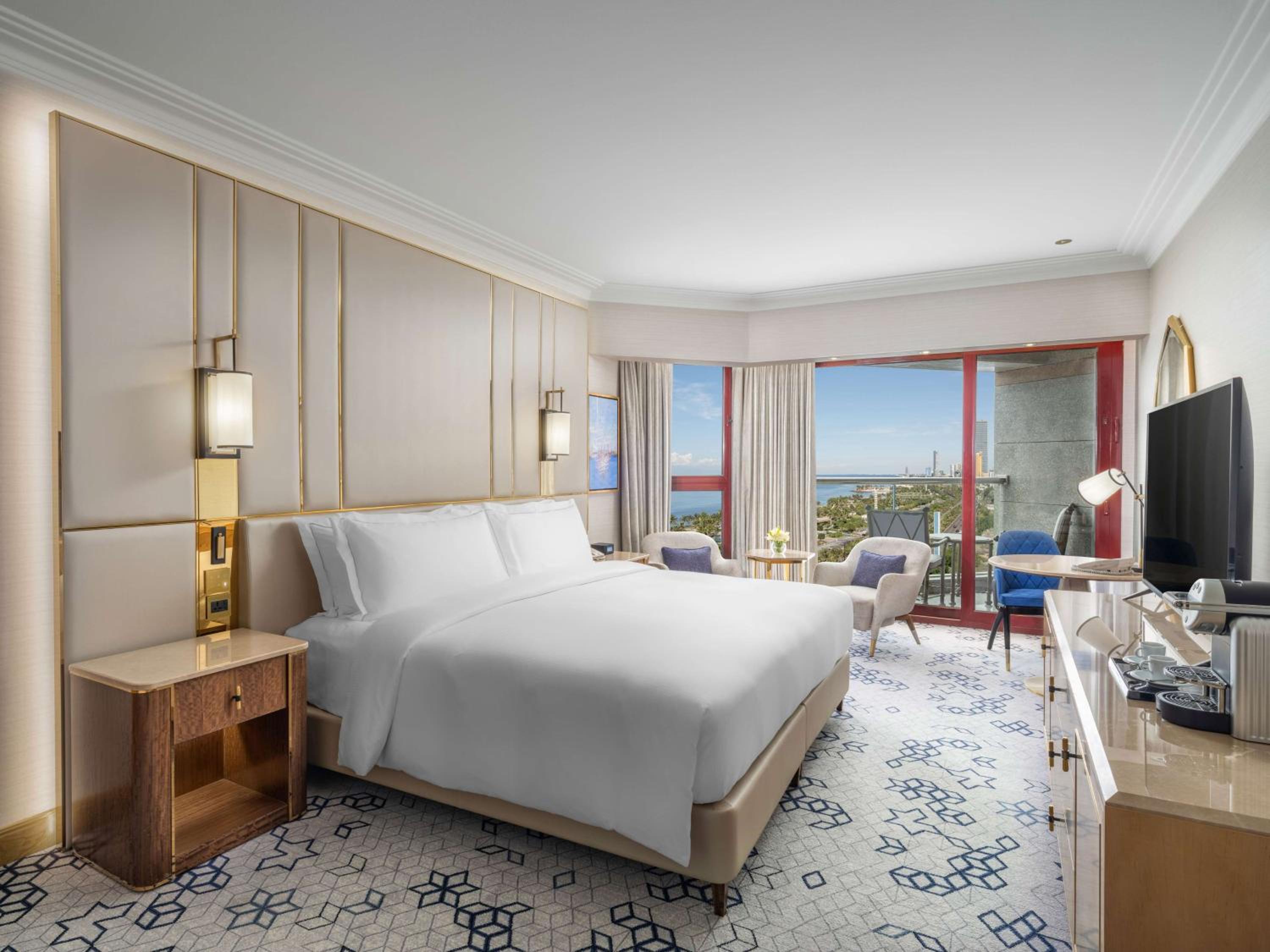 Premium King Room with Partial Sea View - Photo 1