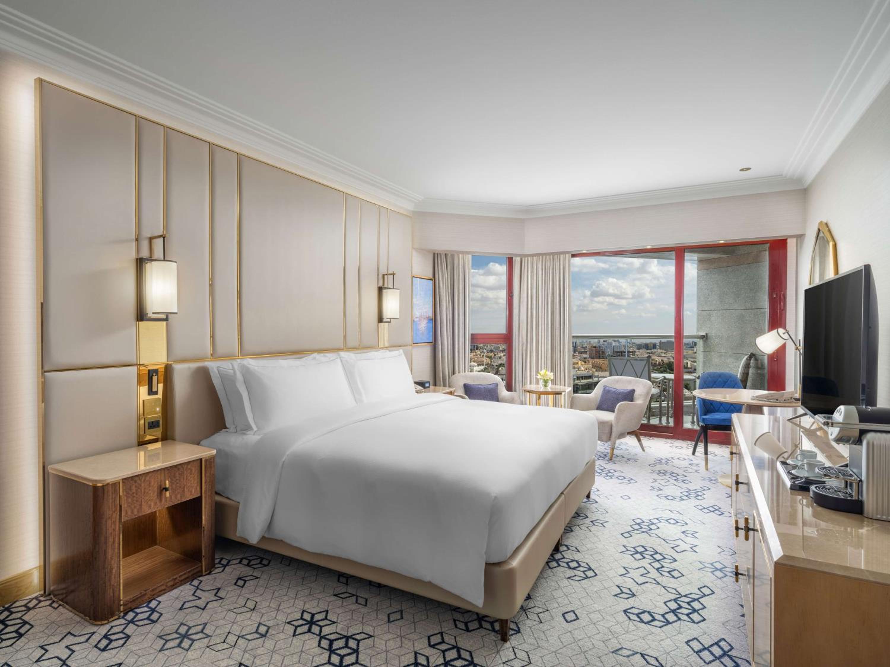 Premium King Room with City View - Photo 1