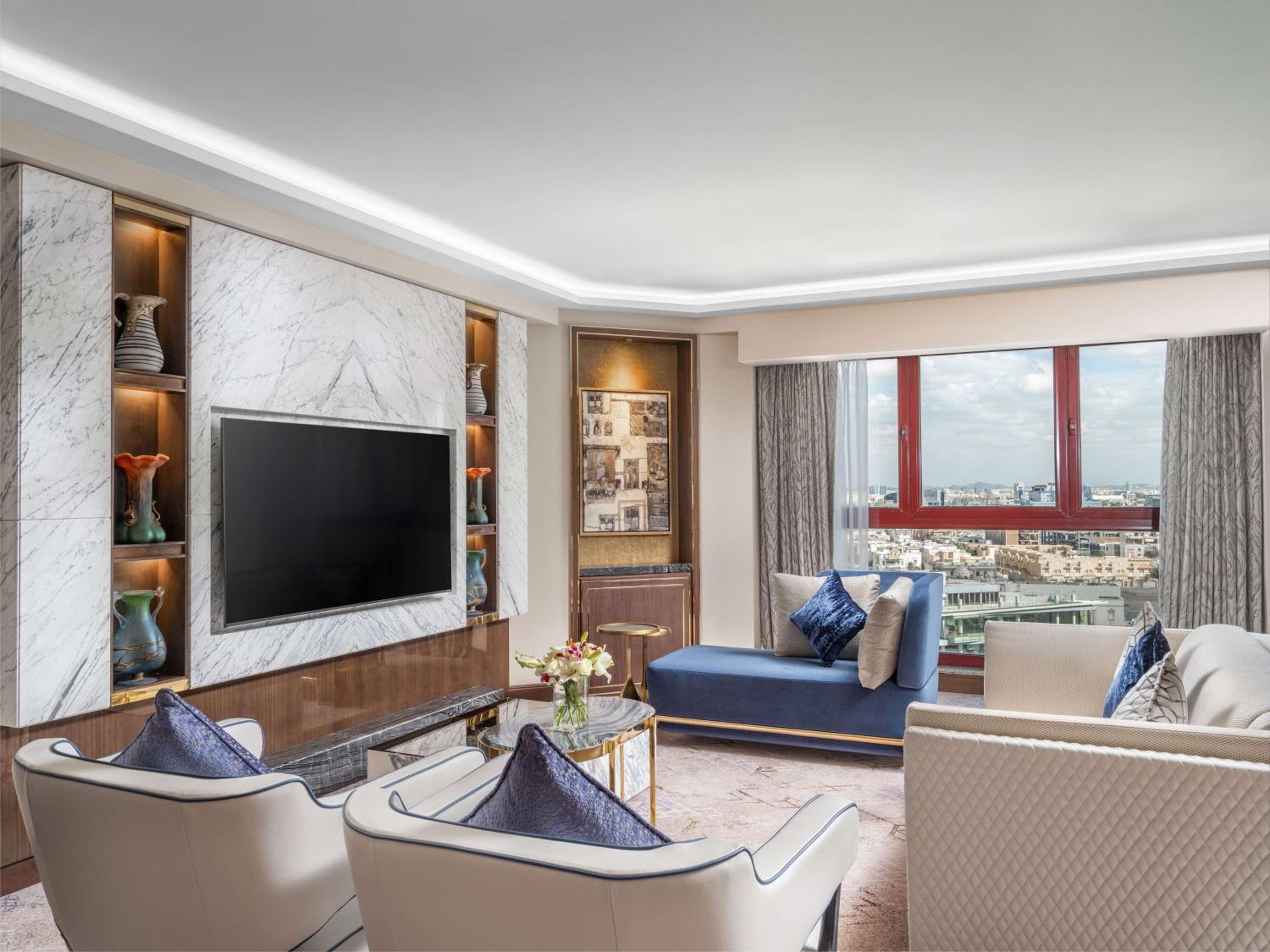 Executive Suite thumbnail 5