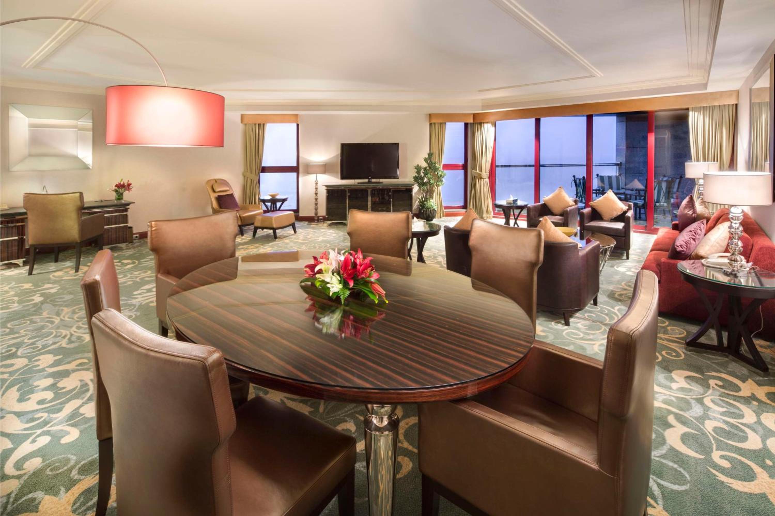 KING AL SULTAN SUITE PARTIAL OR FULL SEA VIEW