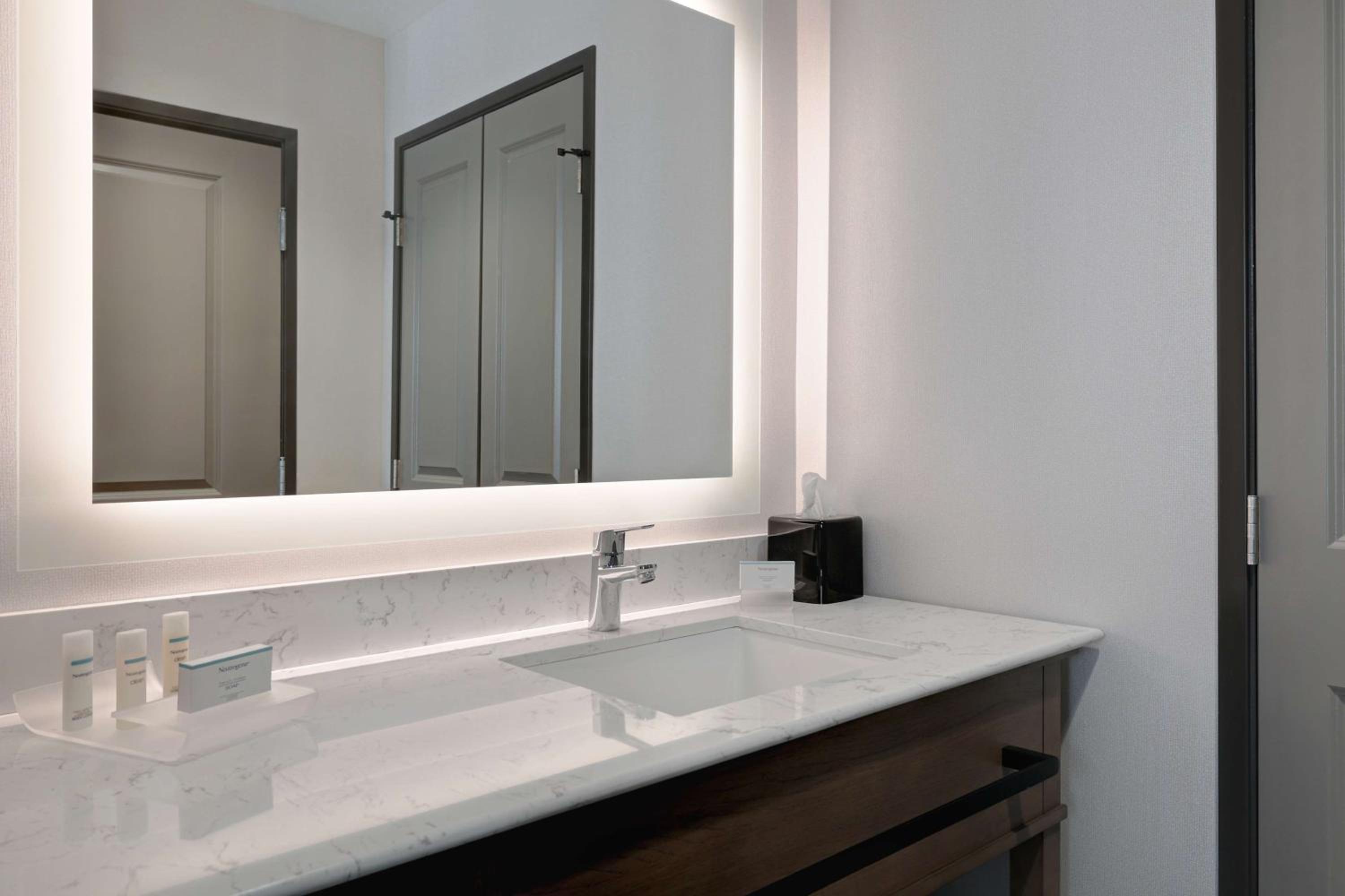 King Studio Suite photo 3