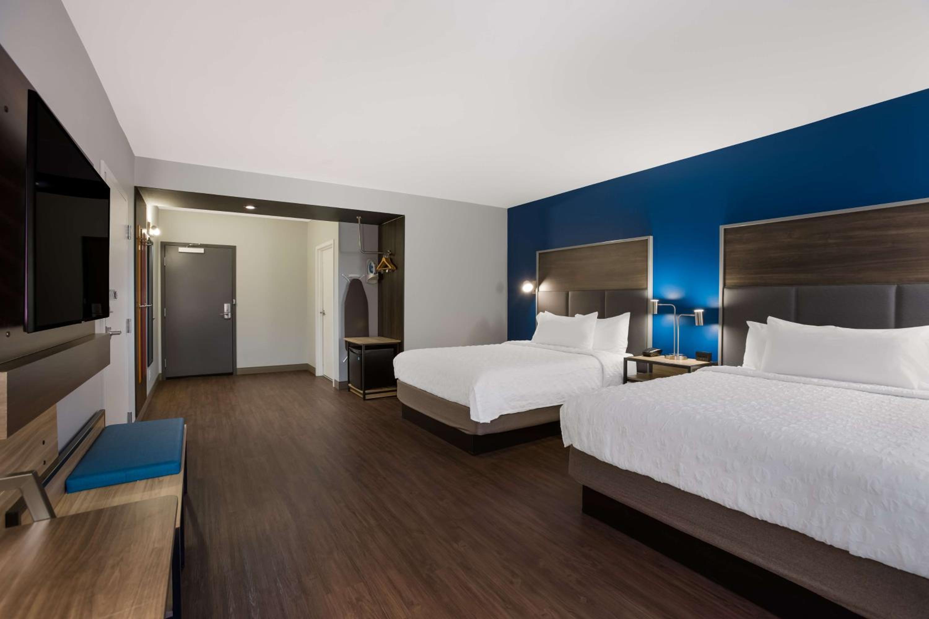 Queen Room with Two Queen Beds - Hearing Access - Photo 2