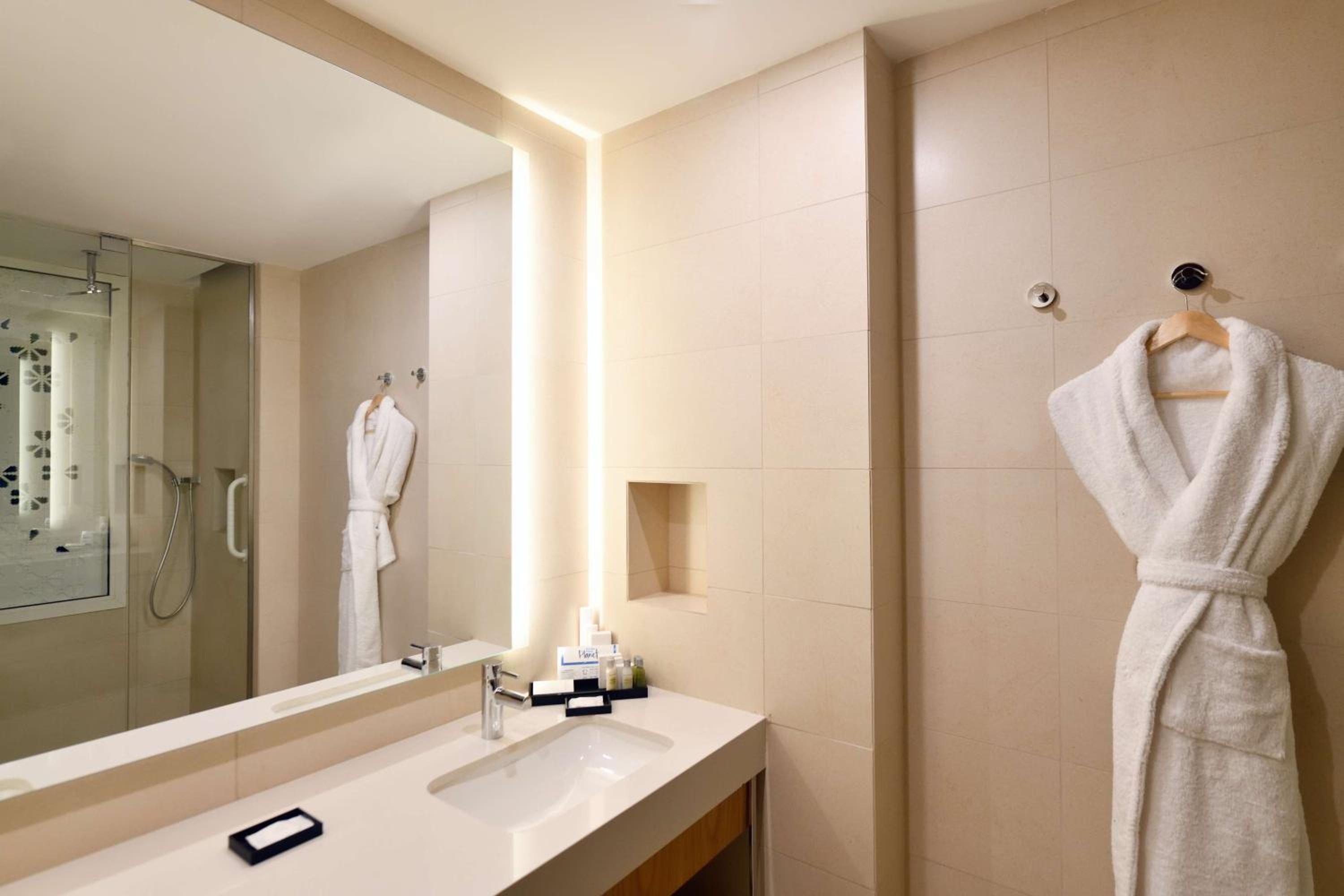 Double Room with Two Double Beds - Photo 4